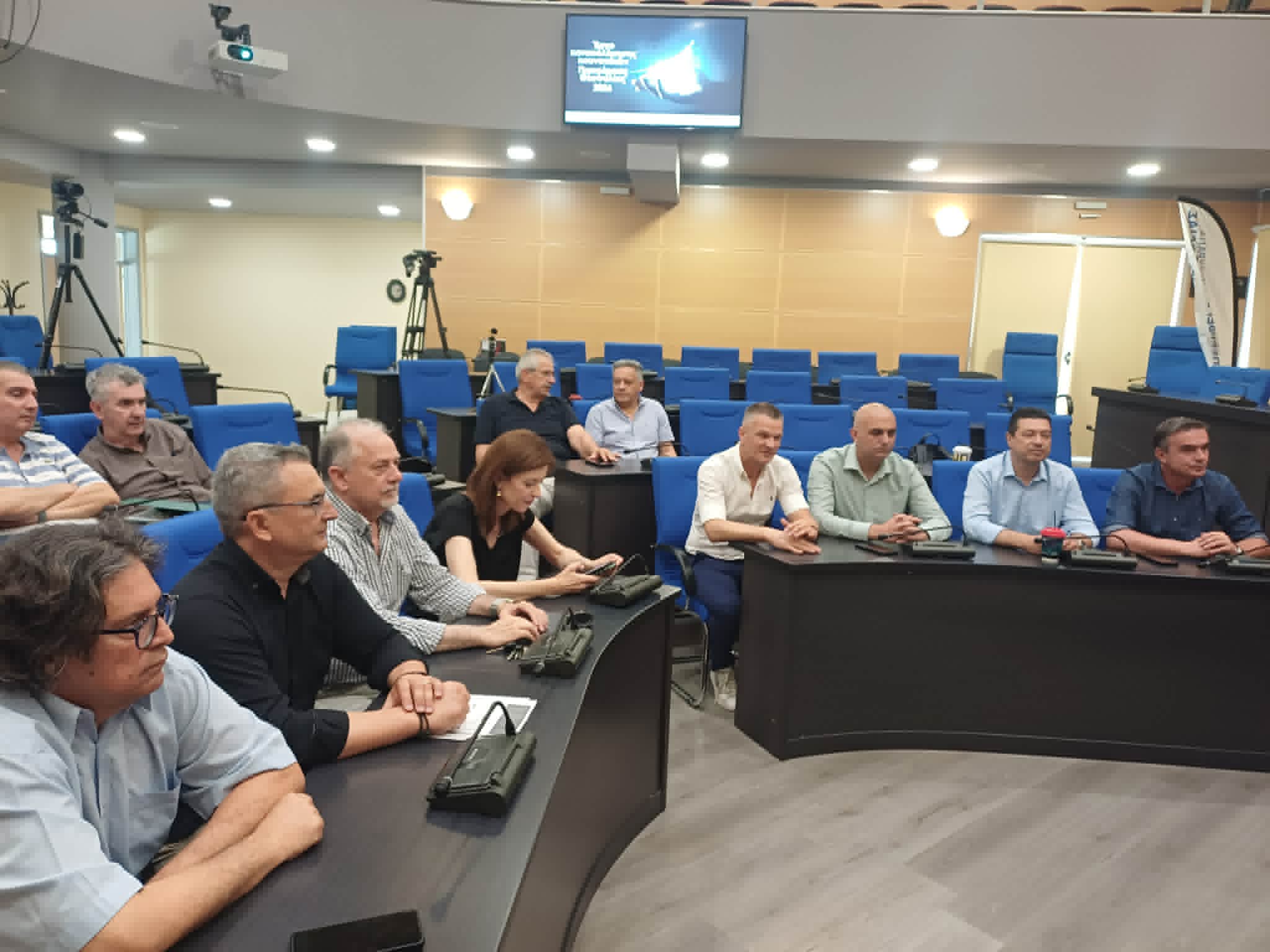 Ξεκίνησε το πτόγραμμα κουνοποκτονία ςστην περιφεέρεια Θεσσαλίας (ΦΩΤΟ)