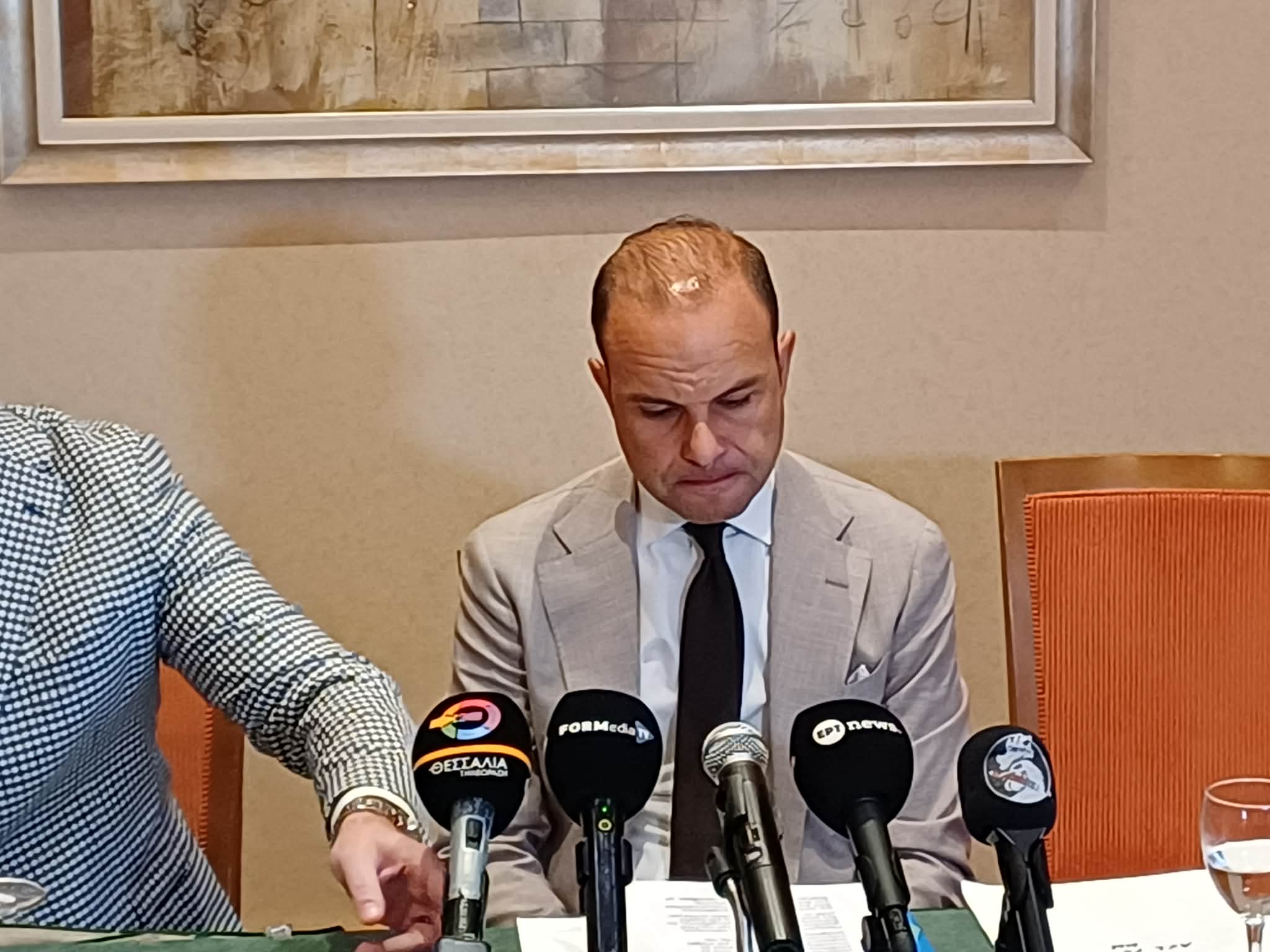 Ο νέος πρόεδρος της ΑΕΛ Ζήσης Στυλιανός: Ξεκινάμε αγώνα δρόμου καθώς η ΑΕΛ δεν έχει αγωνιστικό σχεδιασμό (ΦΩΤΟ+video)