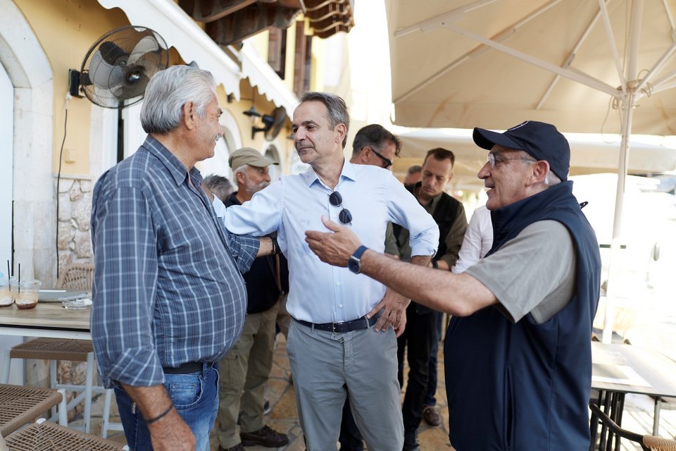 Στις μικρονήσους Ρω και Στογγυλή ο Κυριάκος Μητσοτάκης: Επισκέφθηκε φυλάκια και κατέθεσε στεφάνι