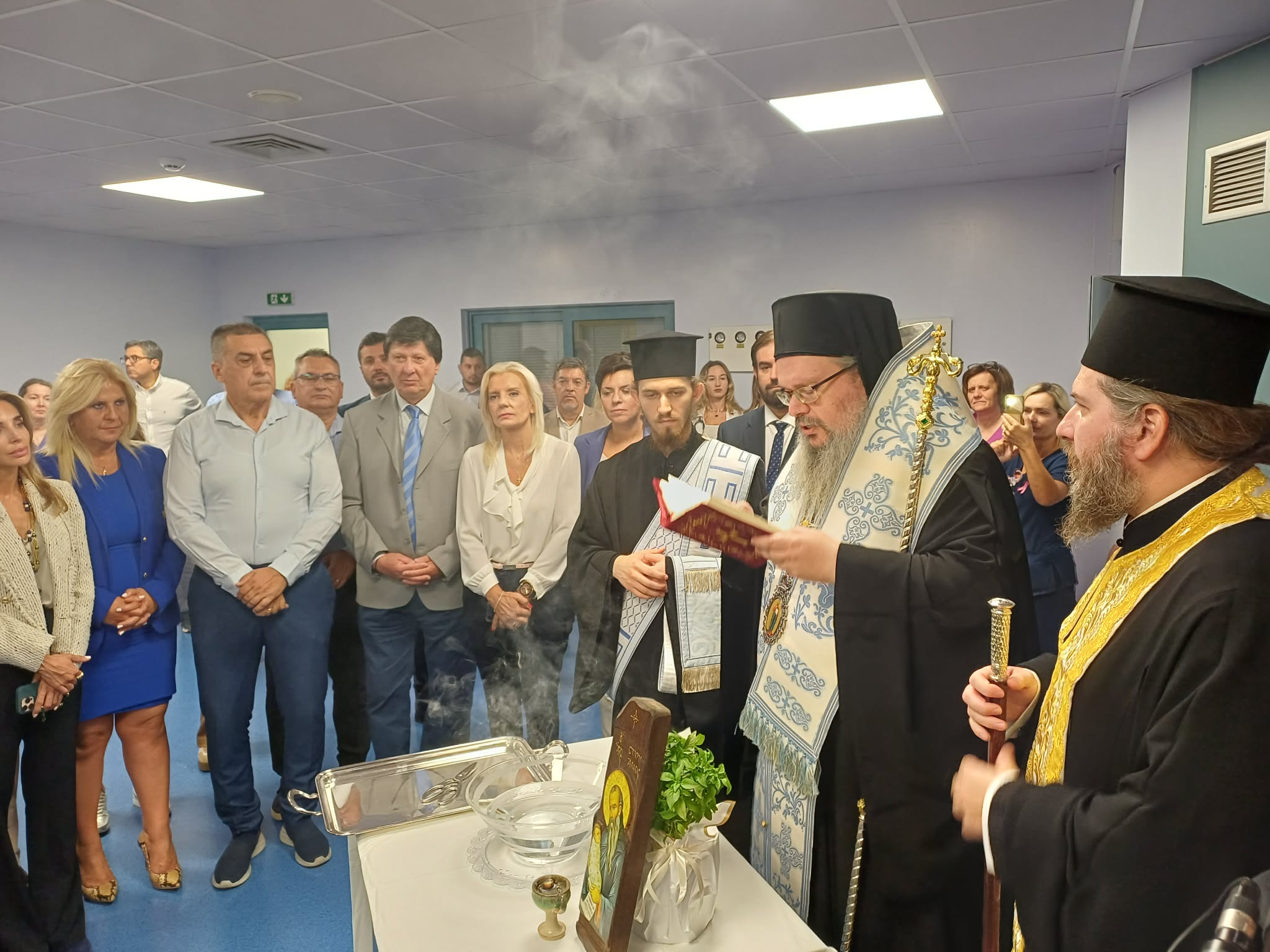 Διπλά εγκαίνια στο Πανεπιστημιακό Λάρισας από τον Άδωνι Γεωργιάδη για Παιδιατρική και τμήμα μετομόσχευσης μυελού οστών