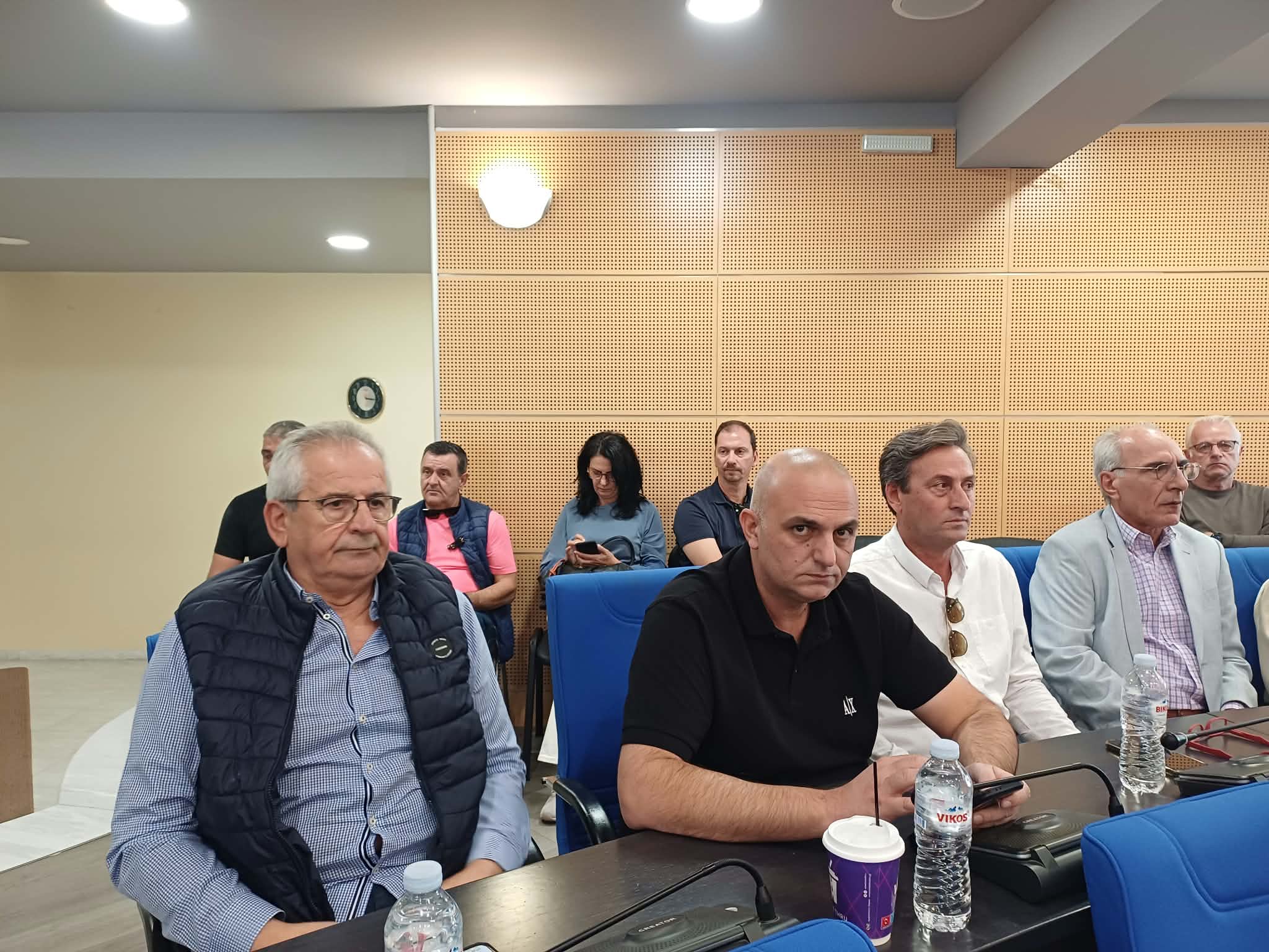 «Σε ομηρία» 57 εργαζόμενες στην καθαριότητα σε Τρίκαλα και Καρδίτσα – Παρέμβαση στο Περιφερειακό Συμβούλιο