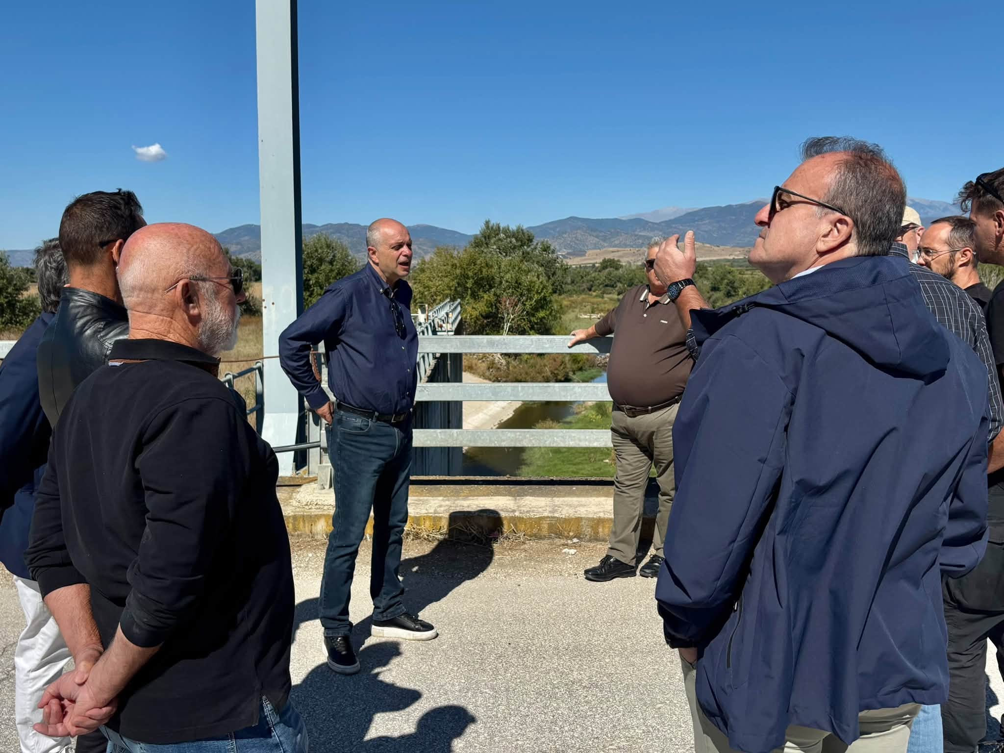 Φαλάνη: Ζητούν ταπείνωση του δρόμου δίπλα στο φράγμα της Γυρτώνης για να αποφύγουν πλημμύρες (ΦΩΤΟ)