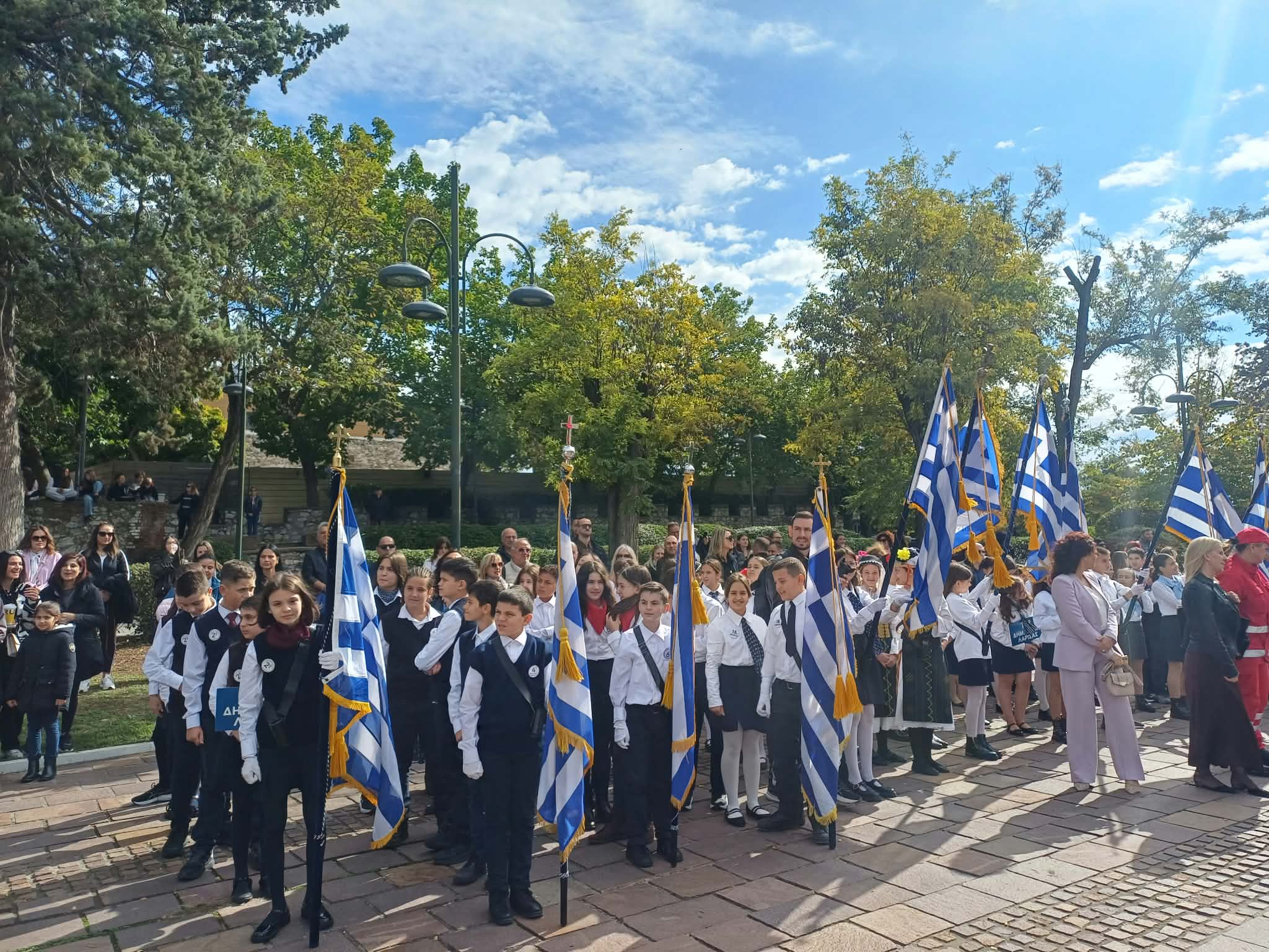 Λάρισα: Φόρος τιμής στους ήρωες του ’40 στο Ηρώο Πεσόντων / ΦΩΤΟ 6 Λάρισα: Φόρος τιμής στους ήρωες του ’40 στο Ηρώο Πεσόντων (ΦΩΤΟ+video)
