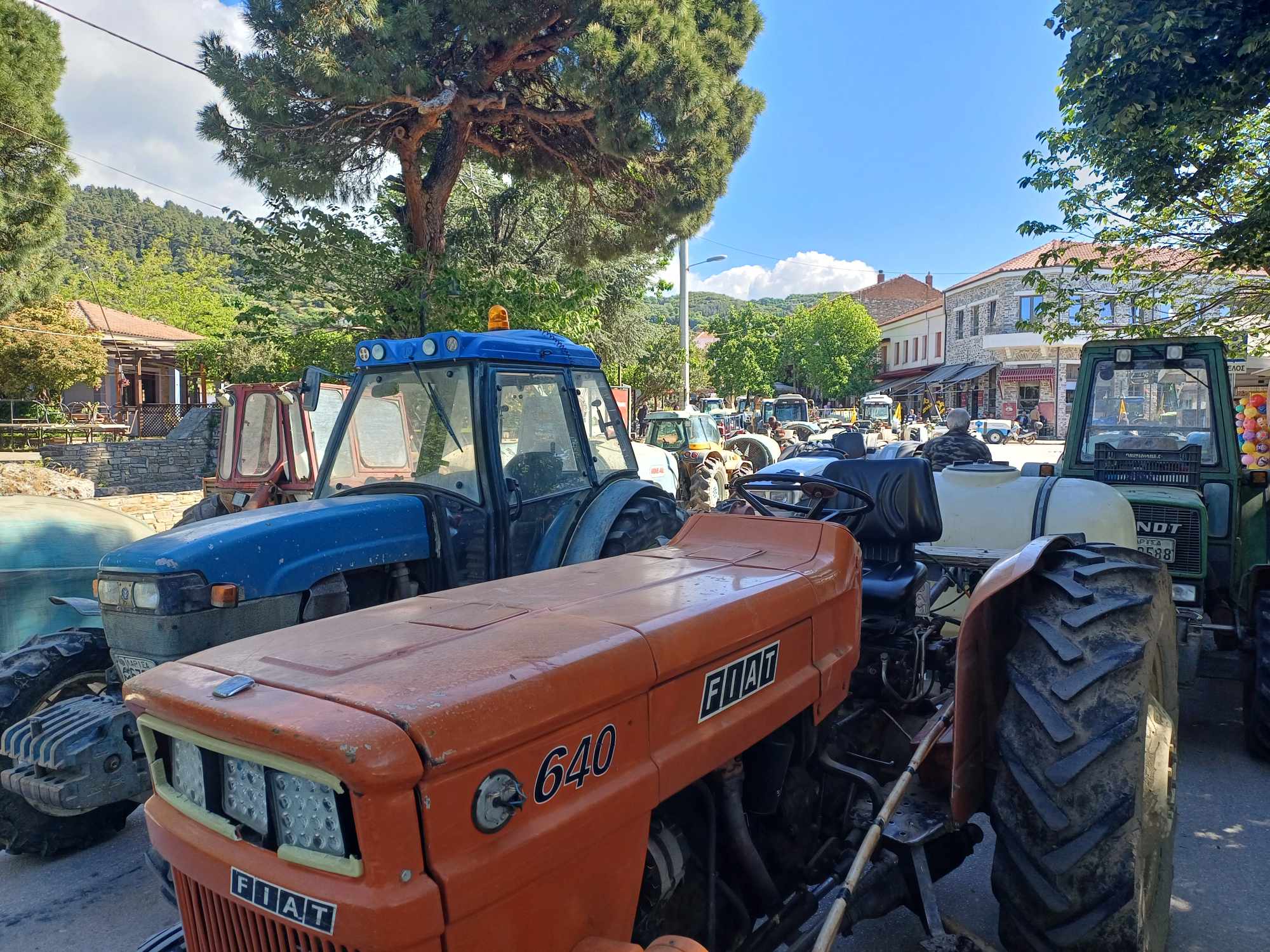 Οργή στην Αγιά για τις αποζημιώσεις και...ογκώδες συλαλητήριο από αγρότες Αγιάς και Τεμπών(ΦΩΤΟ)