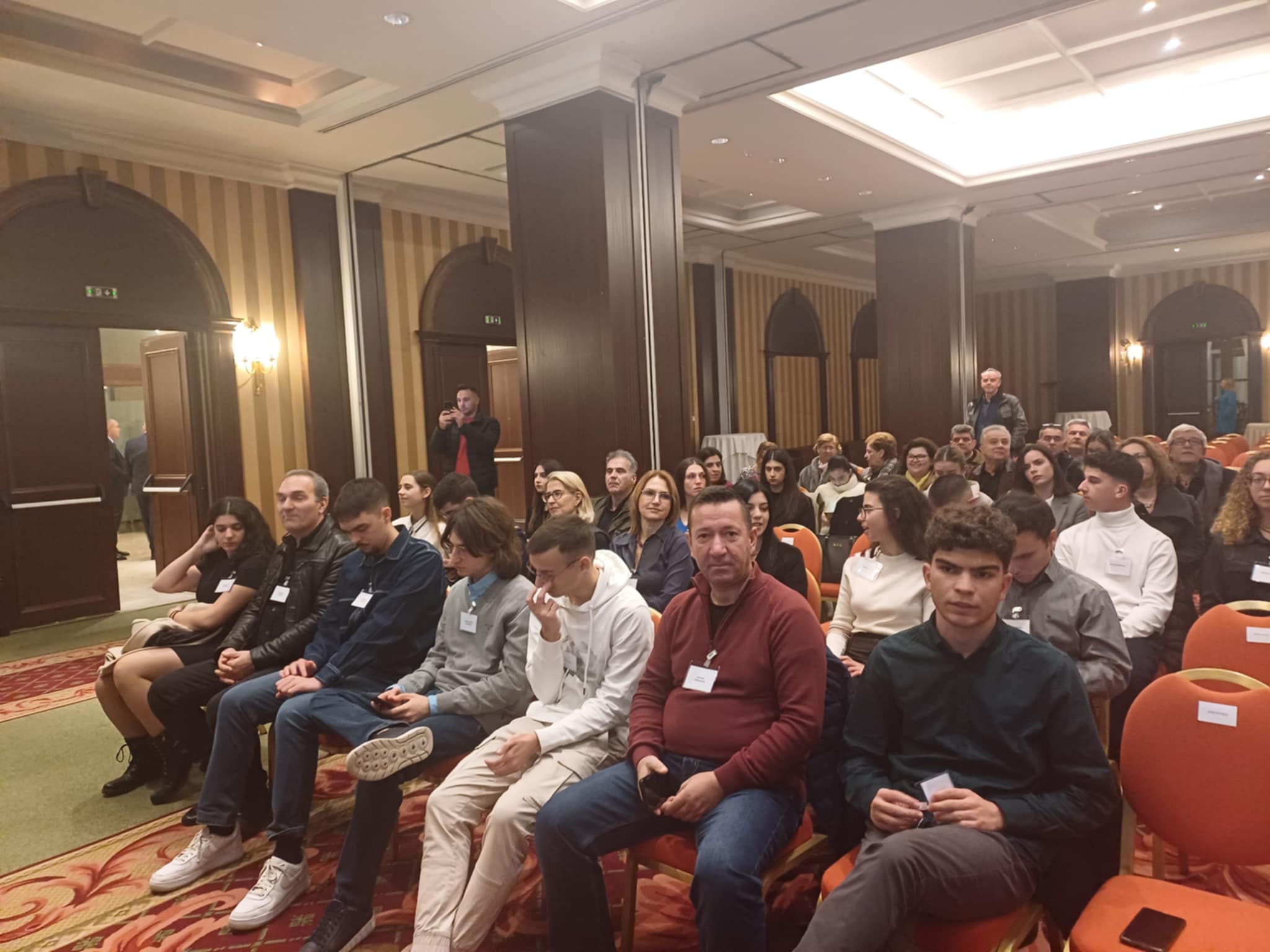 Τελετή βράβευσης αριστούχων μαθητών του προγράμματος «Μπροστά για την Παιδεία» από τη  Eurobank (ΦΩΤΟ)