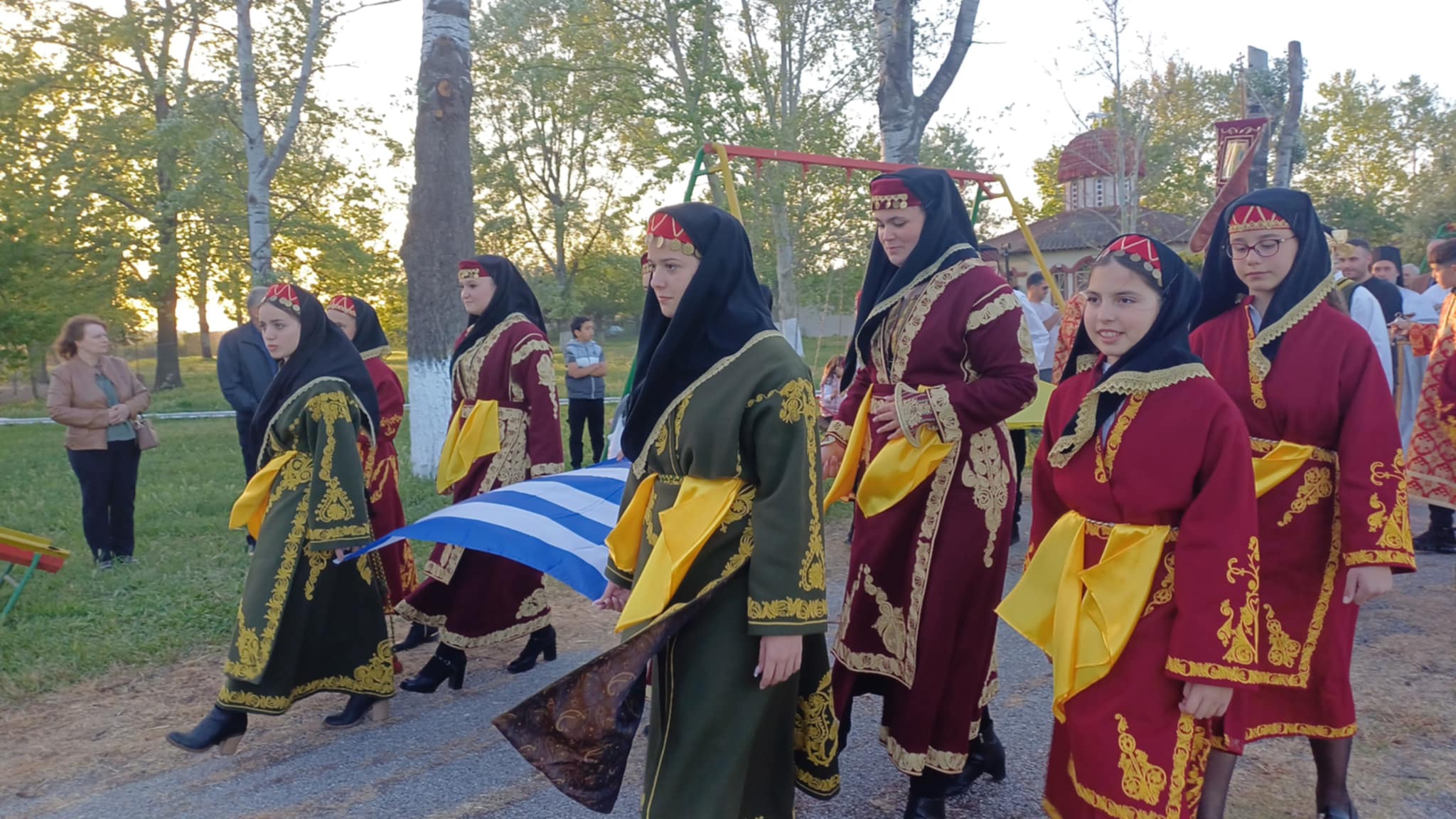 Πλήθος πιστών  στο Ομορφοχώρι στον Εσπερινό για τον εορτασμό των Νέων Μαρτύρων Ραφαήλ, Νικολάου και Ειρήνης (ΦΩΤΟ-video)