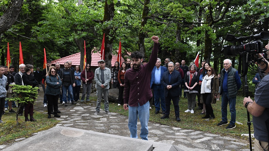 «Οι ζευγάδες φεύγουν, μα η σπορά μένει…»: Εκδηλώσεις μνήμης για τον Χαρίλαο Φλωράκη με την παρουσία του Γ.Γ. του ΚΚΕ (φωτο)