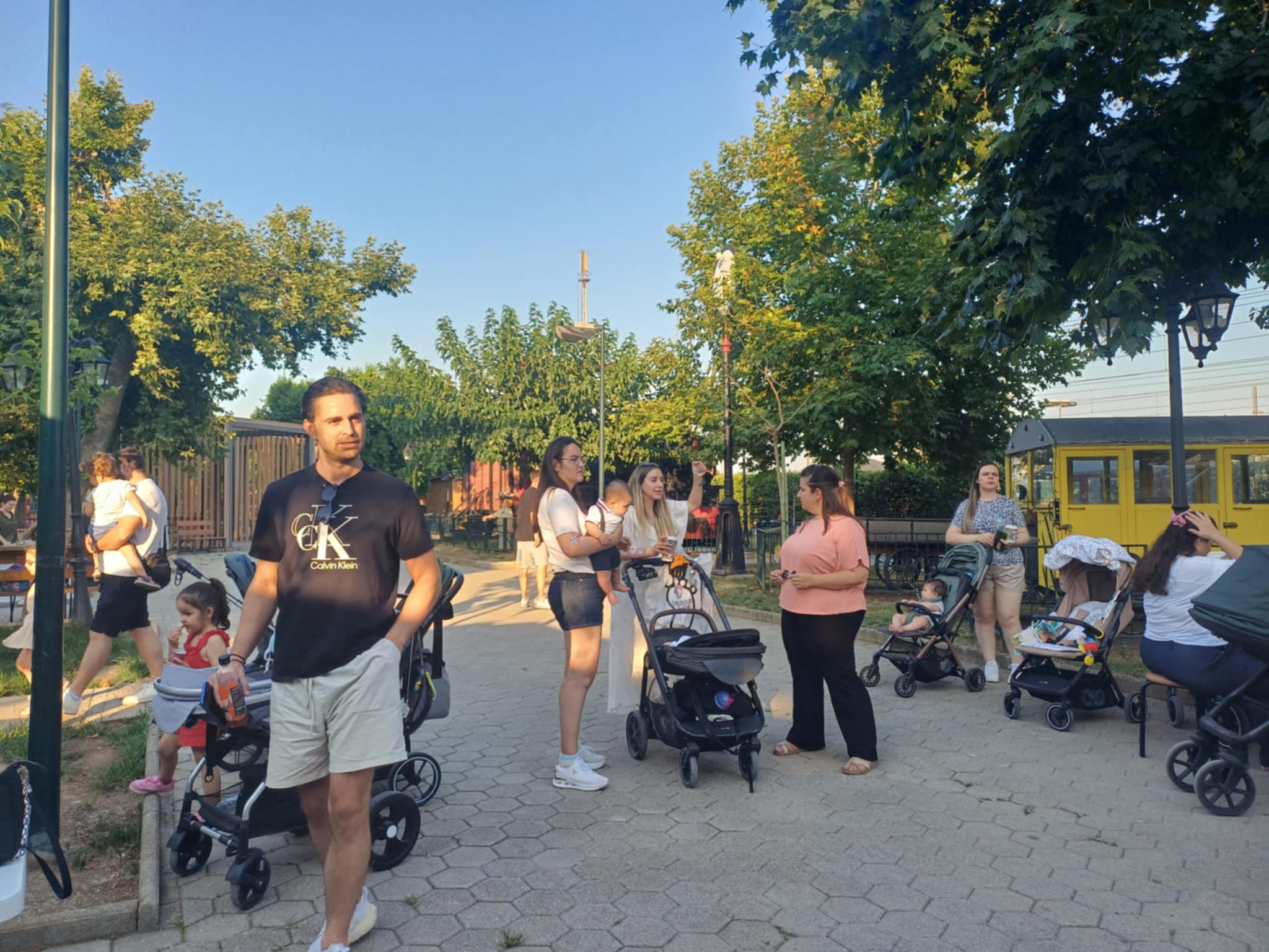 Ανοιχτή αγκαλιά για τις μητέρες στη Λάρισα – Το νέο εγχείρημα των Wander Mamas (ΦΩΤΟ)