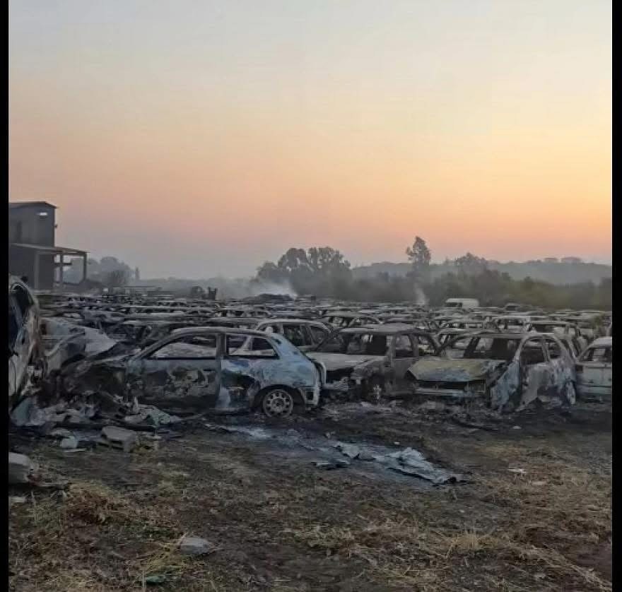 Μαίνεται η φωτιά στην Πάτρα, κοντά σε σπίτια οι φλόγες στην Αρόη -Μέτωπα και σε Πρέβεζα, Ζάκυνθο, Χίο, Κεφαλονιά