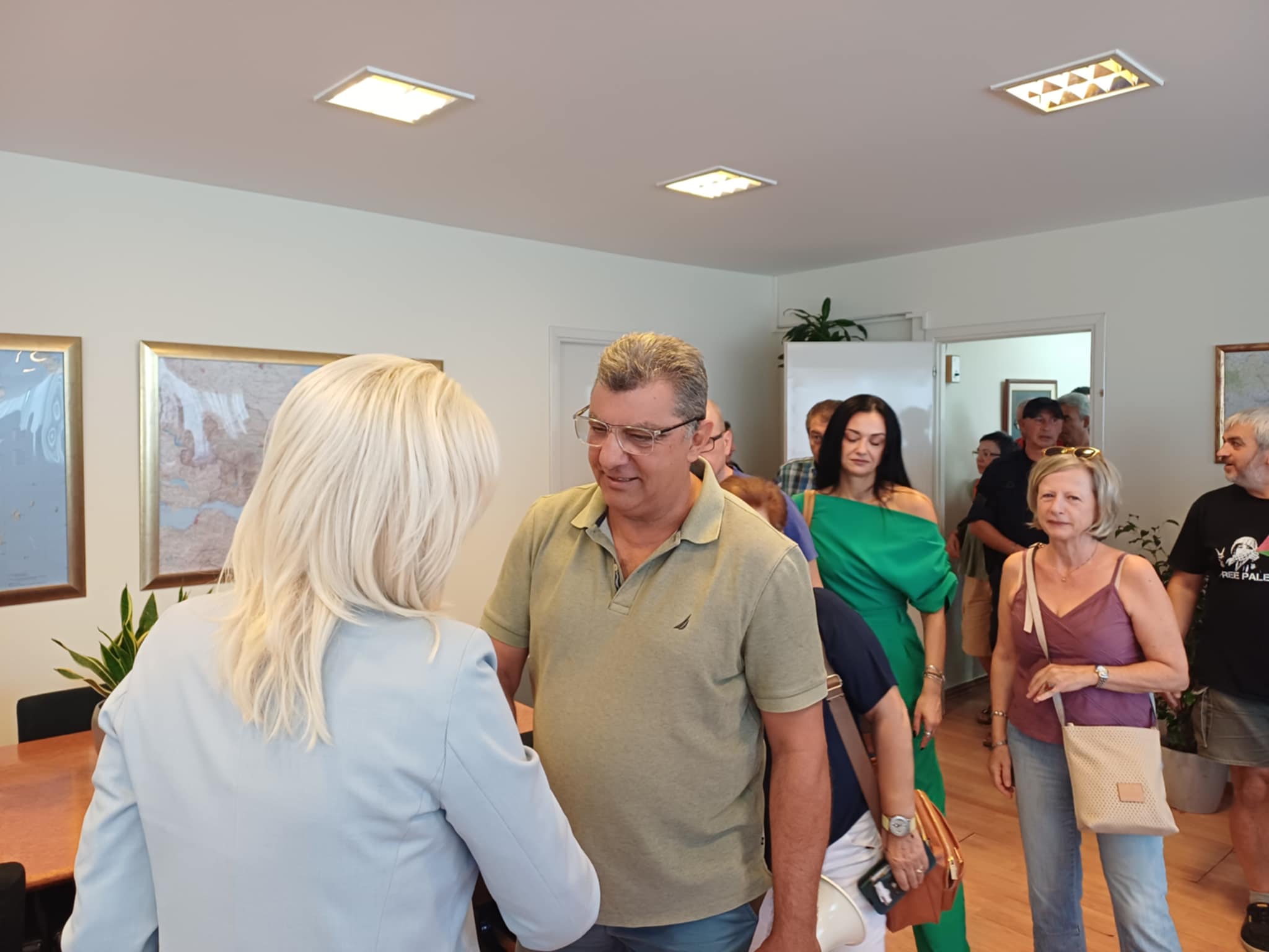 Απεργιακή συγκέντρωση δημοσίων υπαλλήλων Λάρισας στην Αποκεντρωμένη ενάντια στο νέο πειθαρχικό (ΦΩΤΟ+video)