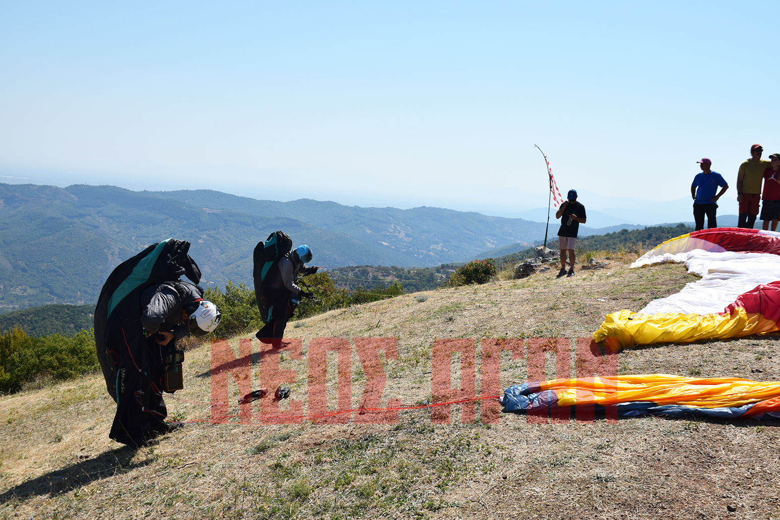 Πτήσεις μνήμης και τιμής στο Μαυρομμάτι για τον πρωτοπόρο ανεμοπτεριστή Κων. Κατσόγιαννο (φωτο - βίντεο)
