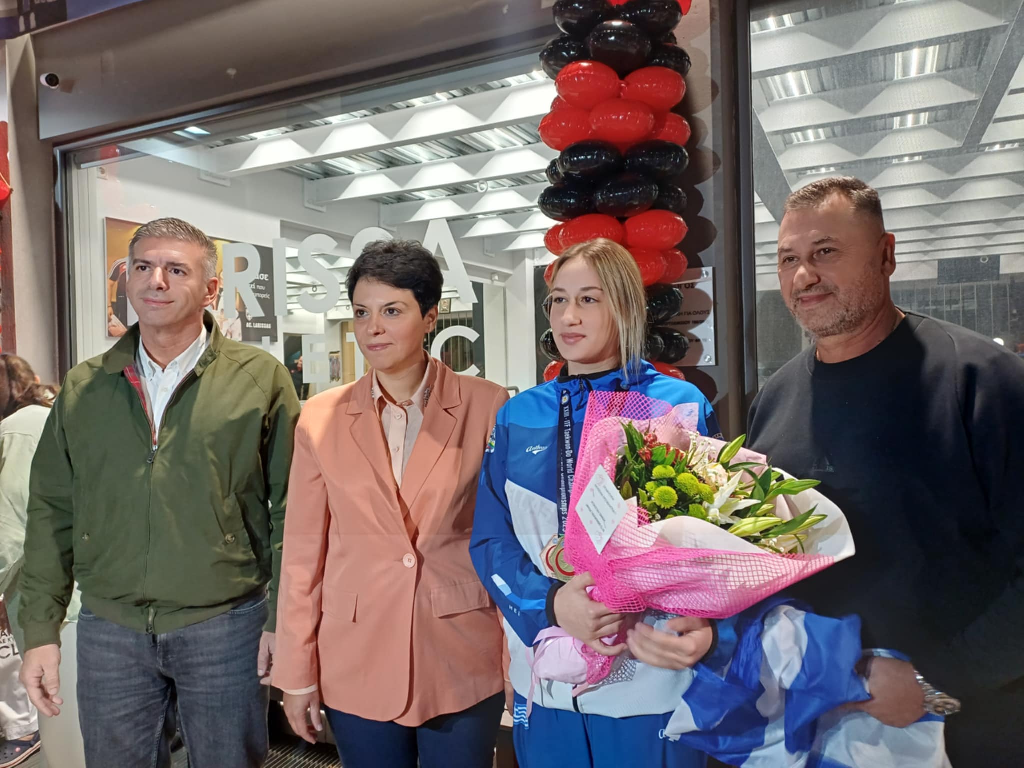 Η θερμή υποδοχή της Χριστιάνας Ιακωβάκη της Λαρισαία που λάμπει διεθνώς! (ΦΩΤΟ+video)