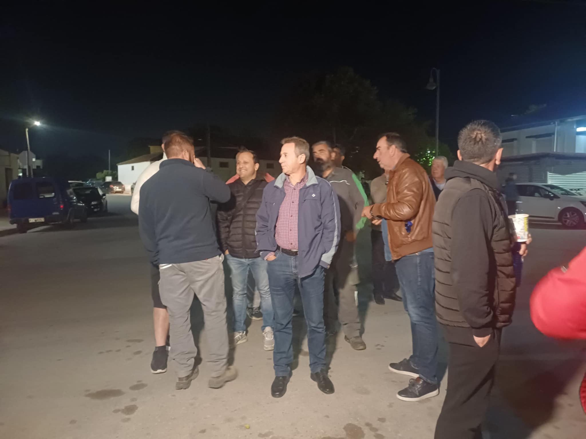 Βγάζουν τρακτέρ και ετοιμάζουν μπλόκα  αγρότες και κτηνοτρόφοι της Λάρισαας (ΦΩΤΟ)