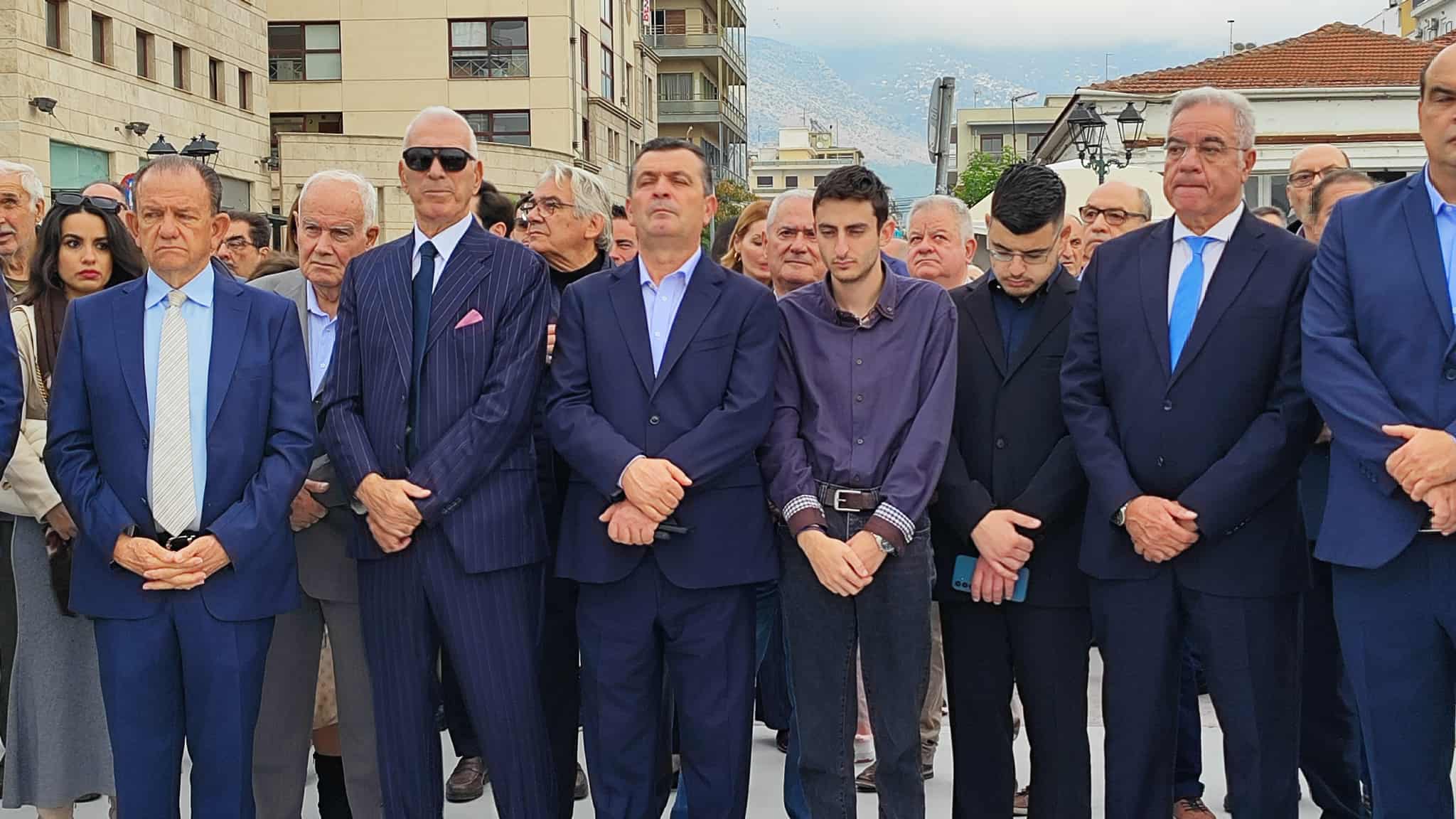 Στα αποκαλυπτήρια του αγάλμaτος του Ιάσονα στην παραλία ο -Αδωνις Γεωργιάδης (ΦΩTO)