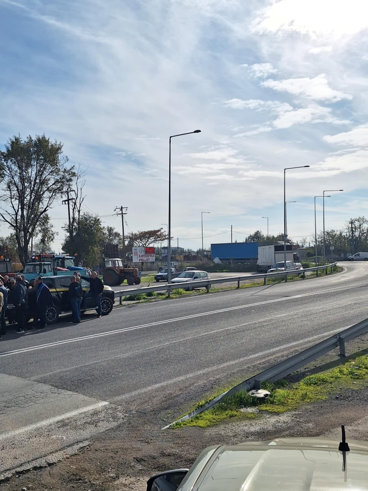 Μεγάλο κομβόϊ με 270 τρακτέρ από χωριά των δήμων Κιλελέρ και Τεμπών έτοιμο για το μπλόκο της Νίκαιας (ΦΩΤΟ)