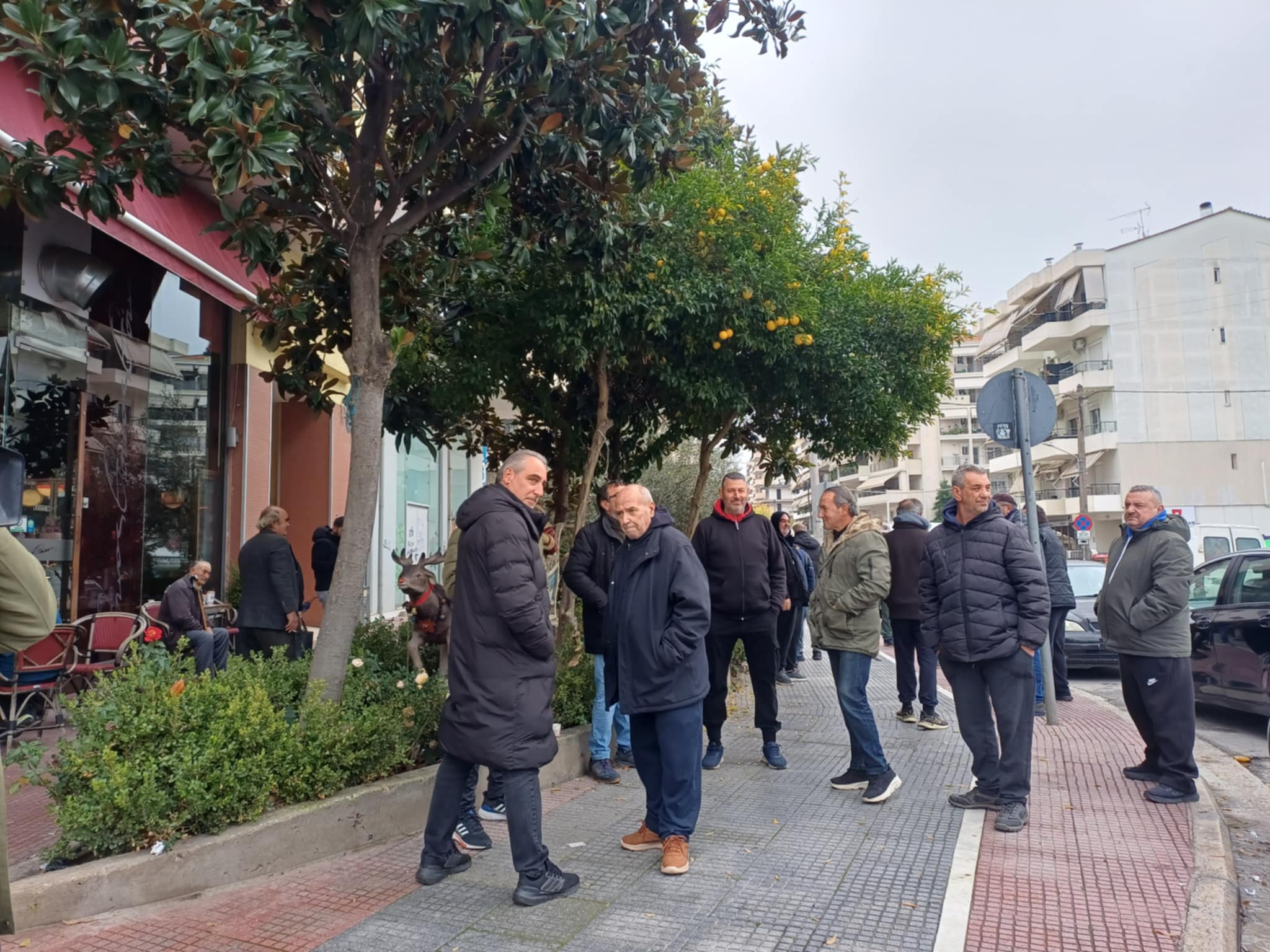 Απεργούν σήμερα οι απραγωγοί Λαϊκών Αγορών στη Λάρισα- τα αιτήματά τους (ΦΩΤΟ)