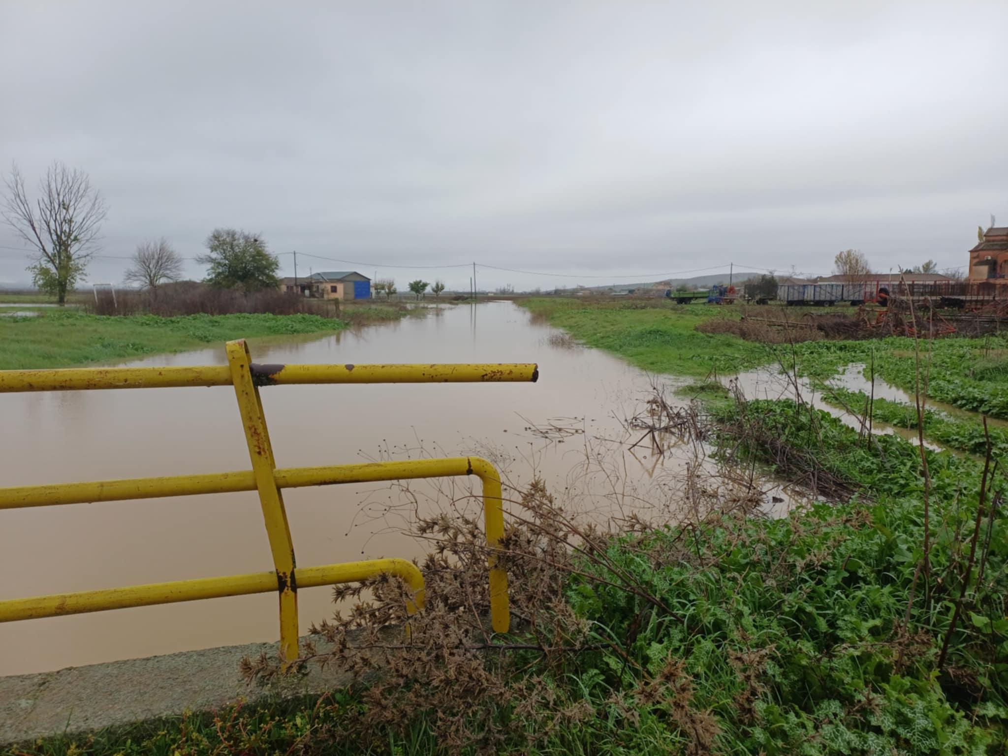 Ζουν ξανά τον εφιάλτη του Ντάνιελ:  προβλήματα με γέφυρα Ενιπέα στο Ευίδριο, υπερχείλισε ο Ταμπάκος- έπεσε η διάβαση Αμπελιάς