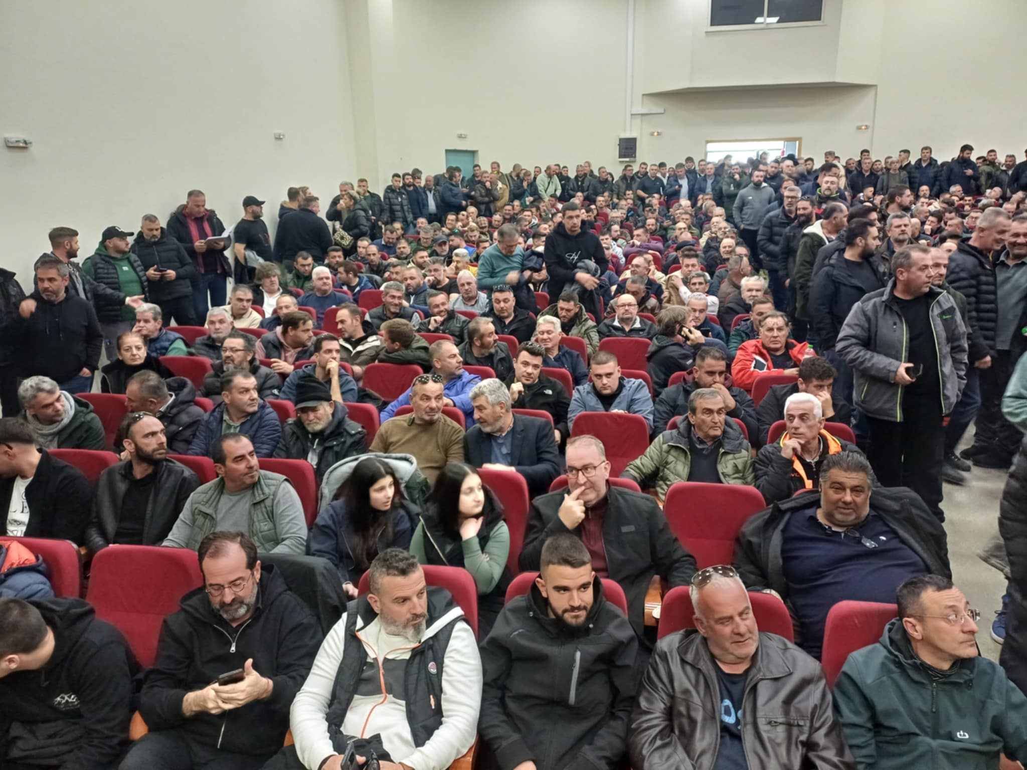 Αρνούνται τη συνάντηση στο Μαξίμου και στέλνουν τα αιτήματα ζητώντας γραπτές δεσμεύσεις οι αγρότες στη Νίκαια