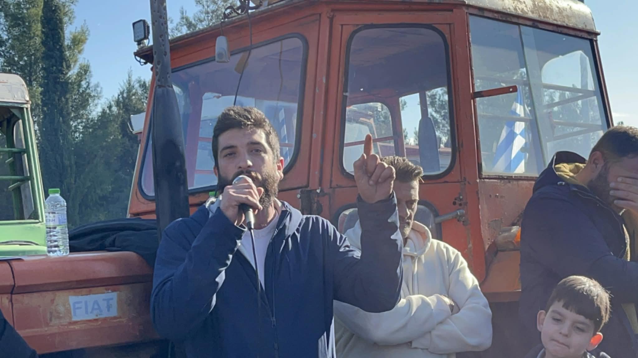 Αποφάσισαν κλιμάκωση κινητοποιήσεων στο μπλόκο της Νίκαιας, έκλισαν την αερογέφυρα- αύριο ανοίγουν τα διόδια στο Μακρυχώρι