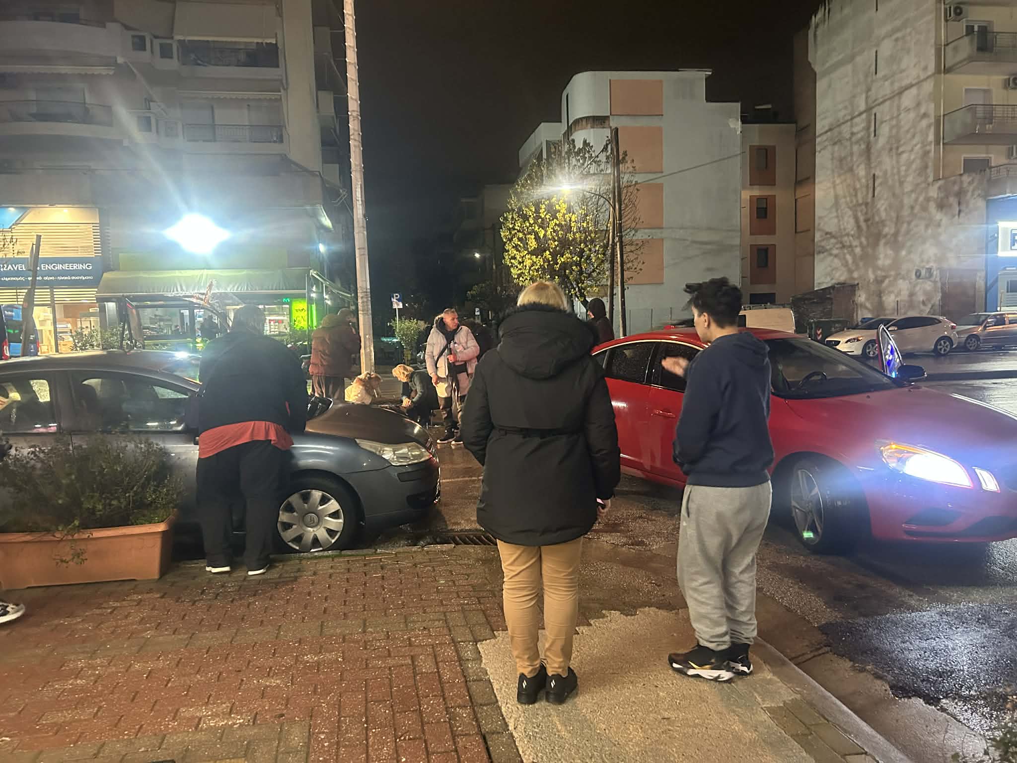 Τραυματίας πριν λίγο ντελιβεράς σε τροχαίο με ΙΧ στην Ηρώων Πολυτεχνείου (ΦΩΤΟ)