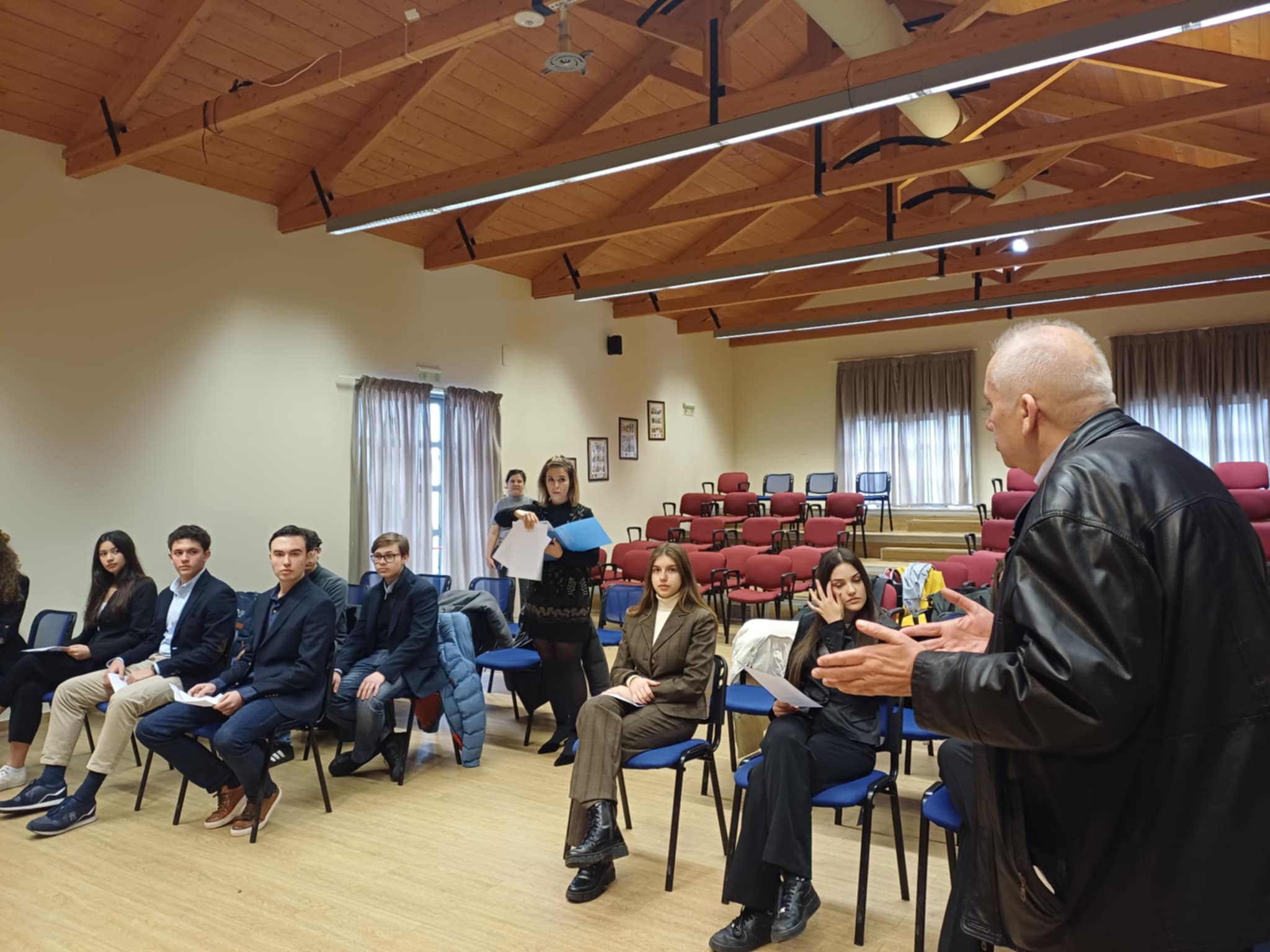 Μαθητές του προτύπου Γενικού Λυκείου Λάρισας πήραν συνέντευξη από το δήμαρχο Θανάση Μαμάκο (ΦΩΤΟ+video)