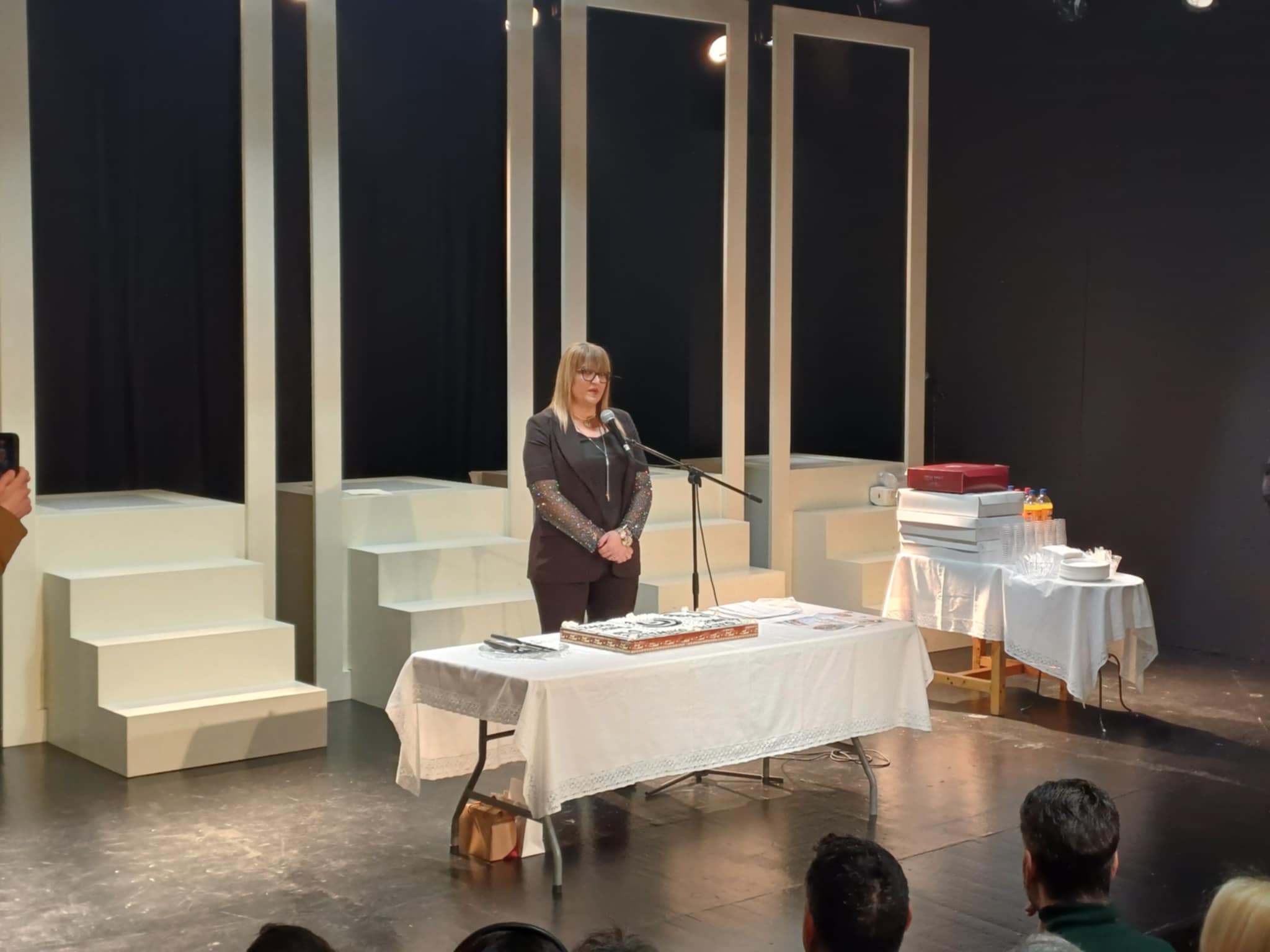 Έκοψε την πρωτοχρονιάτικη πίτα το Θεσσαλικό θεάτρο (ΦΩΤΟ+video)