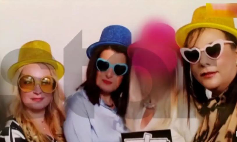 Η τελευταία φωτό των γυναικών που χάθηκαν στη Βιολάντα -Λίγες ώρες πριν, στην πρωτοχρονιάτικη πίτα, σοκάρει η τραγωδία