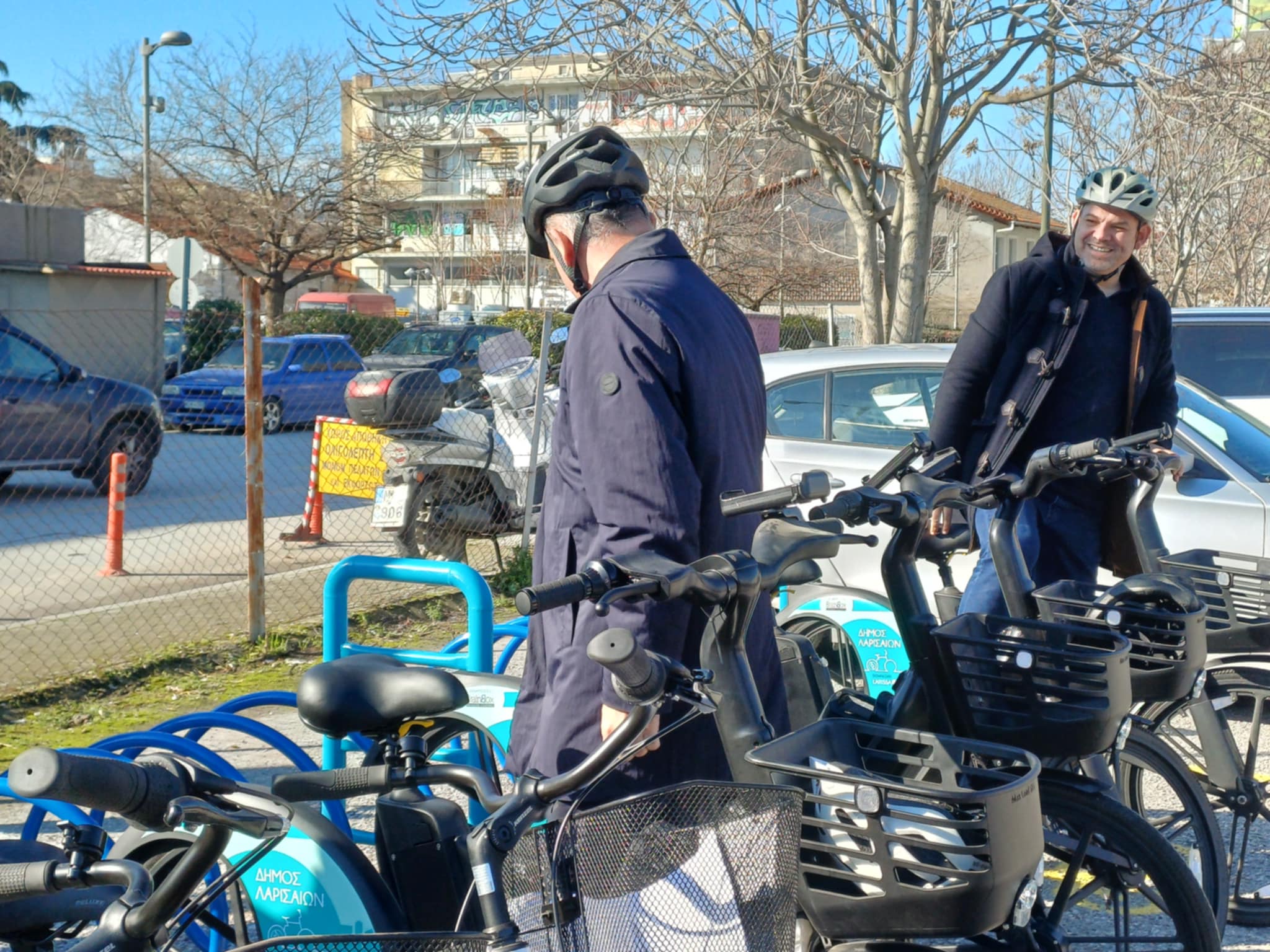 Παραδόθηκαν σήμερα νέα συμβατικά και ηλεκτρικά ποδήλατα του Δήμου Λαρισαίων προ χρήση (ΦΩΤΟ)