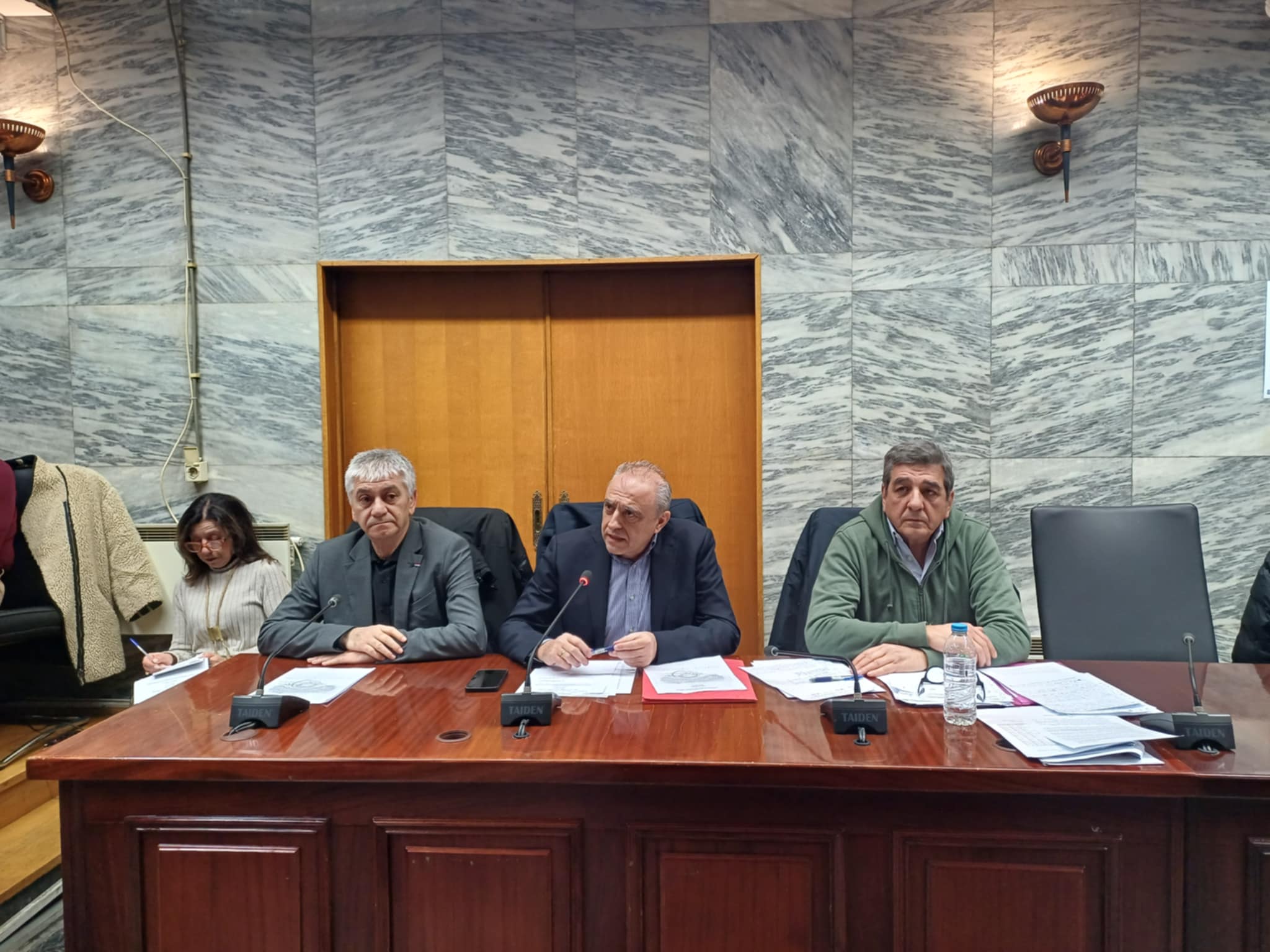 Συνεδρίασε το δημοτικό συμβούλιο Λάρισας με 16 θέματα στην ημερήσια διάταξη- ενός λεπτού σιγή στην έναρξη (ΦΩΤΟ)