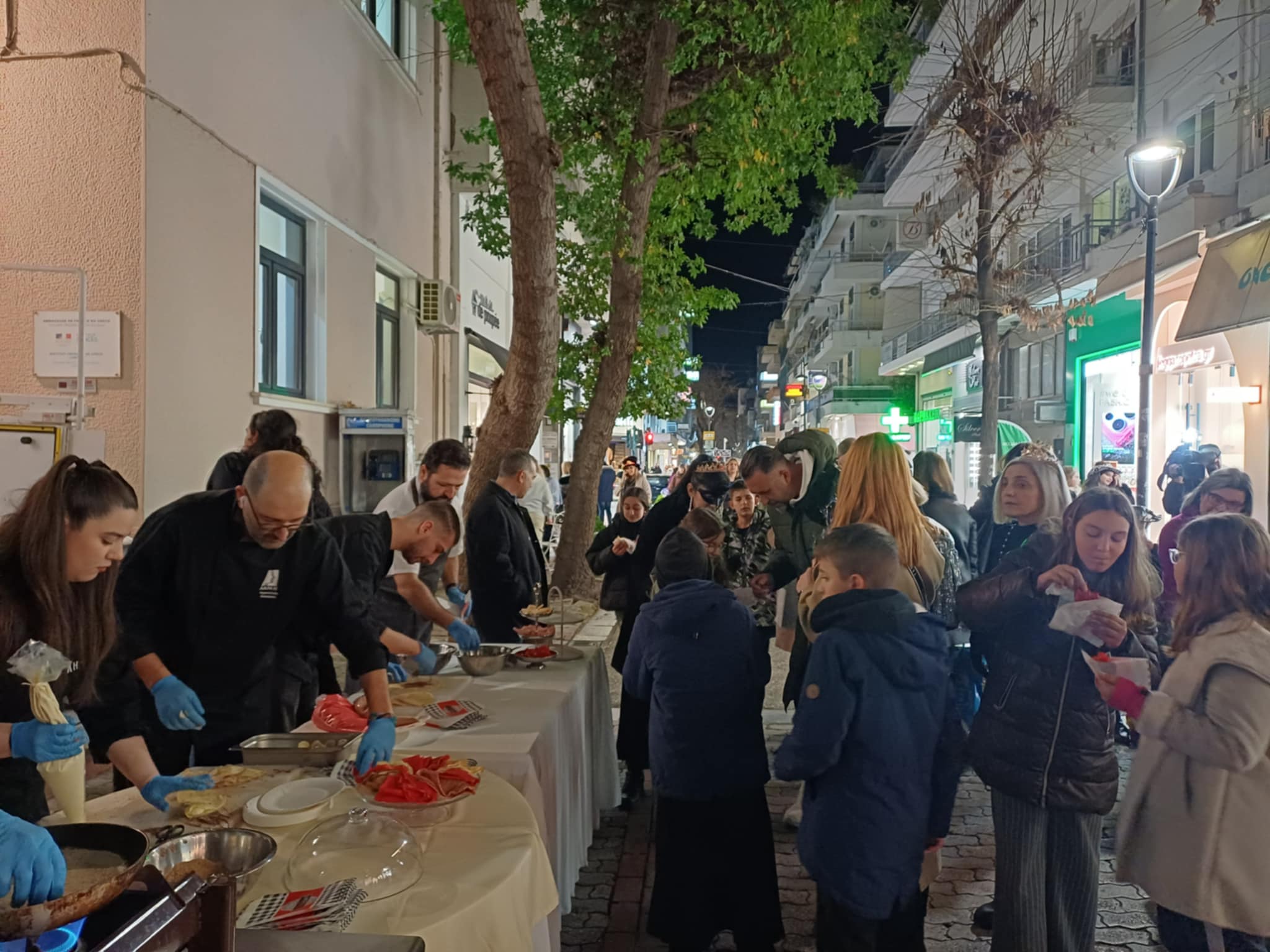 Γλυκιά ή αλμυρή;-Πλήθος κόσμου στην Κούμα για τη γιορτή της κρέπας  (ΦΩΤΟ)