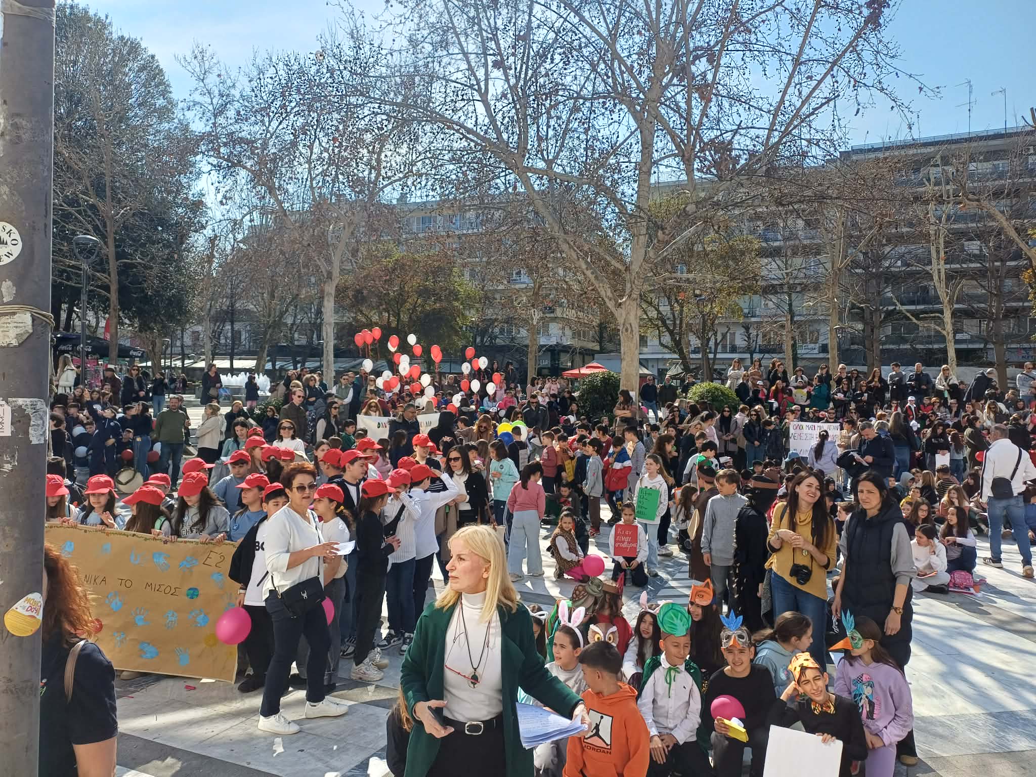 Δυνατό μήνυμα κατά της σχολικής βίας έστειλαν οι μαθητές της Λάρισας (ΦΩΤΟ)