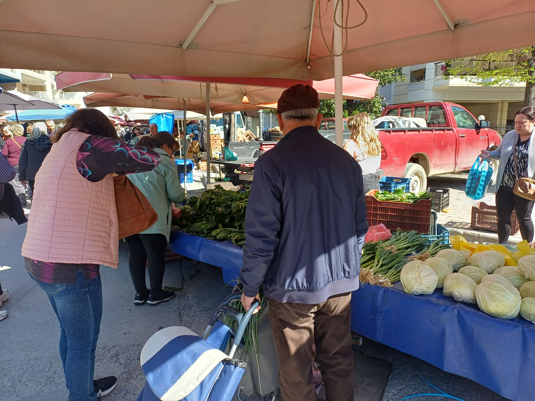 «Φωτιά» οι τιμές των λαχανικών για το πασχαλινό τραπέζι στη Λαϊκή της Τετάρτης στη Λάρισα