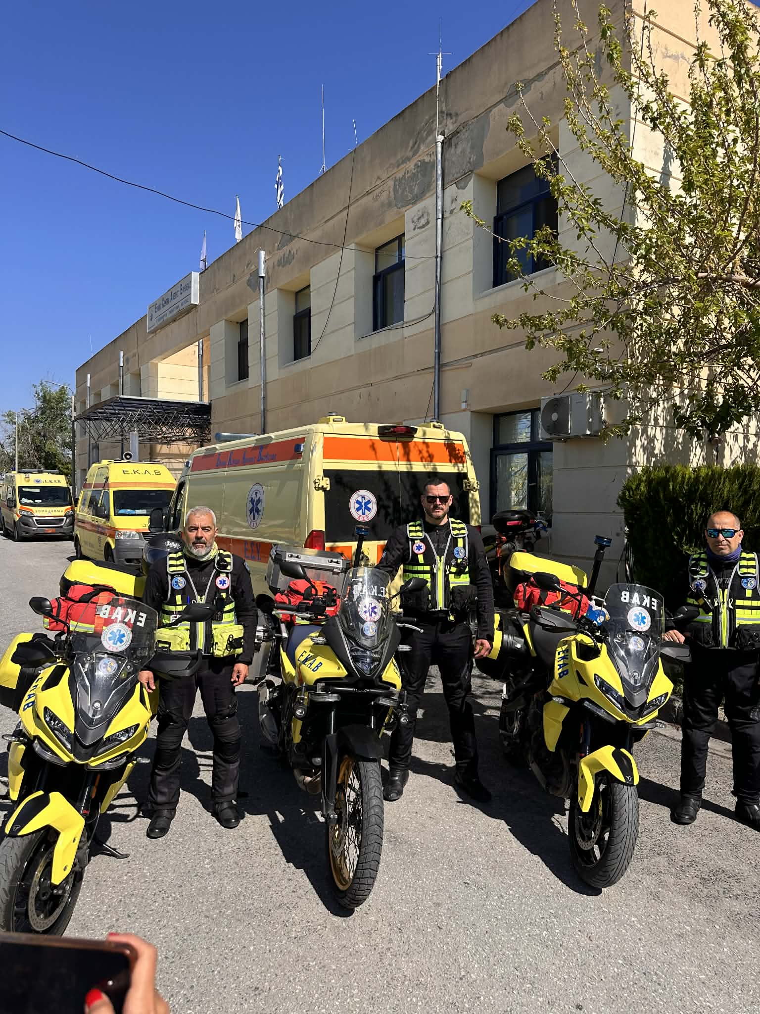 Λάρισα: Οι «ήρωες των 5 λεπτών» του ΕΚΑΒ σώζουν ζωές καθημερινά (ΦΩΤΟ-ΒΙΝΤΕΟ)
