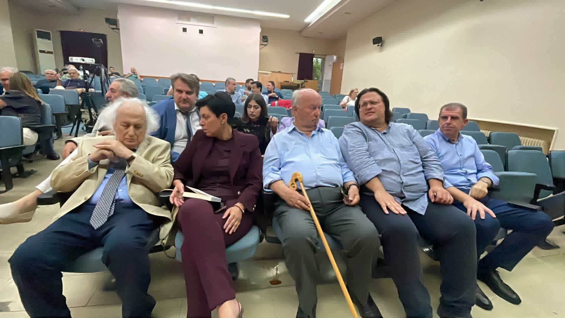 Παρουσιάστηκε στη Λάρισα το νέο βιβλίο του Αντώνη Ρουπακιώτη για τη δικαστική εξουσία (ΦΩΤΟ)