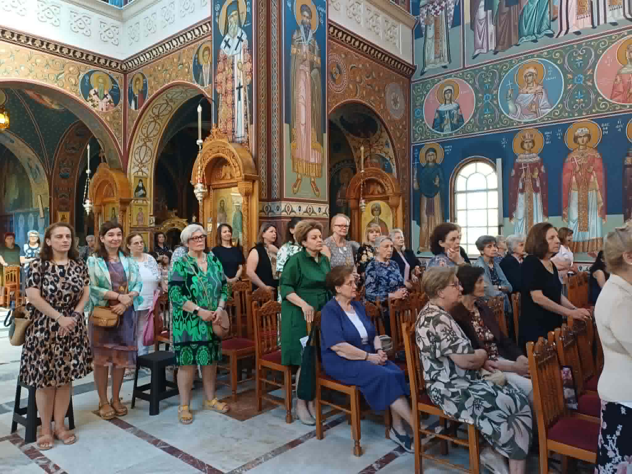 Πλήθος πιστών στον Άγιο Αχίλλιο για τα ονομαστήρια του Μητροπολίτη Ιερωνύμου (ΦΩΤΟ-ΒΙΝΤΕΟ)
