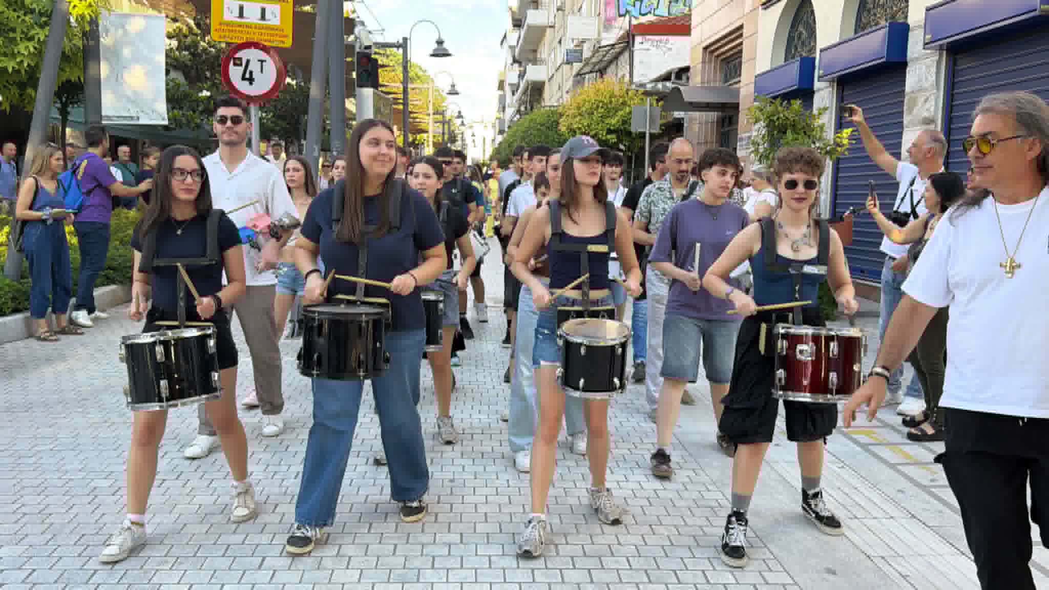 Τα τύμπανα του Μουσικού Σχολείου εδωσαν τον τόνο για την εναρξη του φεστιβάλ Πηνειού (ΦΩΤΟ+video)