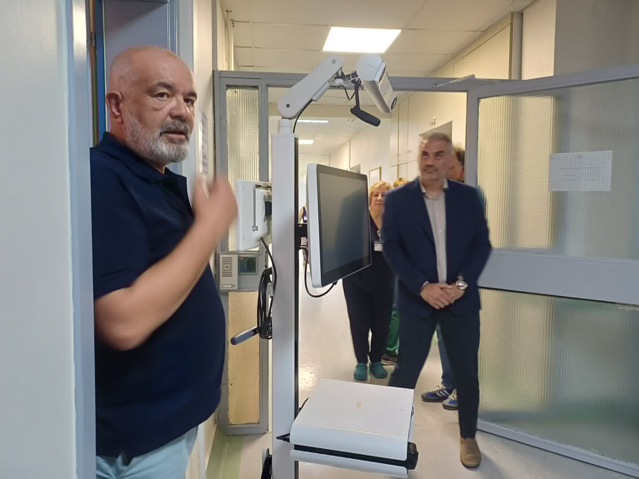 Ρομπότ στο χειρουργείο με τεχνολογία αιχμής στο Γενικό Νοσοκομείο Λάρισας που πρωτοπορεί(ΦΩTO)