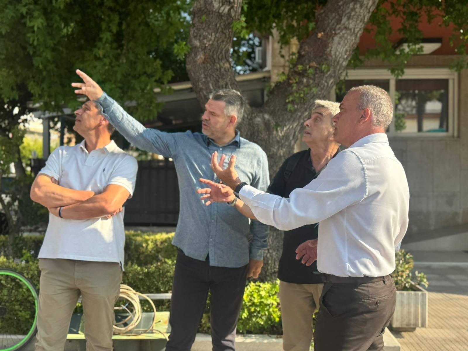 Δήμος Λαρισαίων: Αναβάθμιση και εκ νέου ρύθμιση των φωτεινών σηματοδοτών στη συμβολή Ιωαννίνων και Αγίας Τριάδος