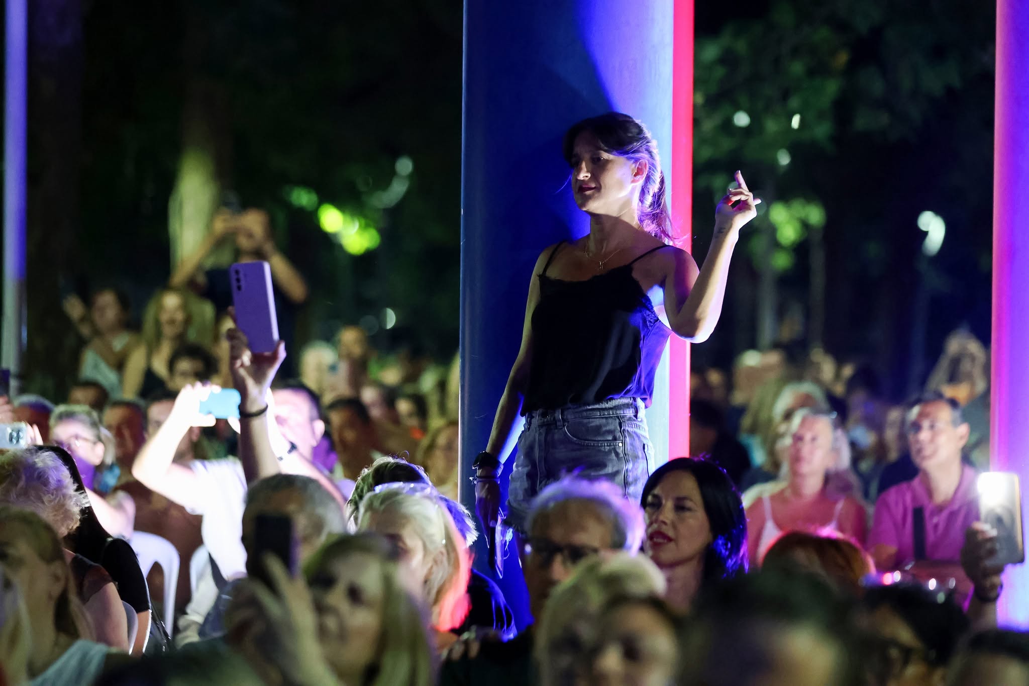 Περισσότεροι από 2.000 θεατές στη συναυλία του Χρήστου Θηβαίου στη Λάρισα.