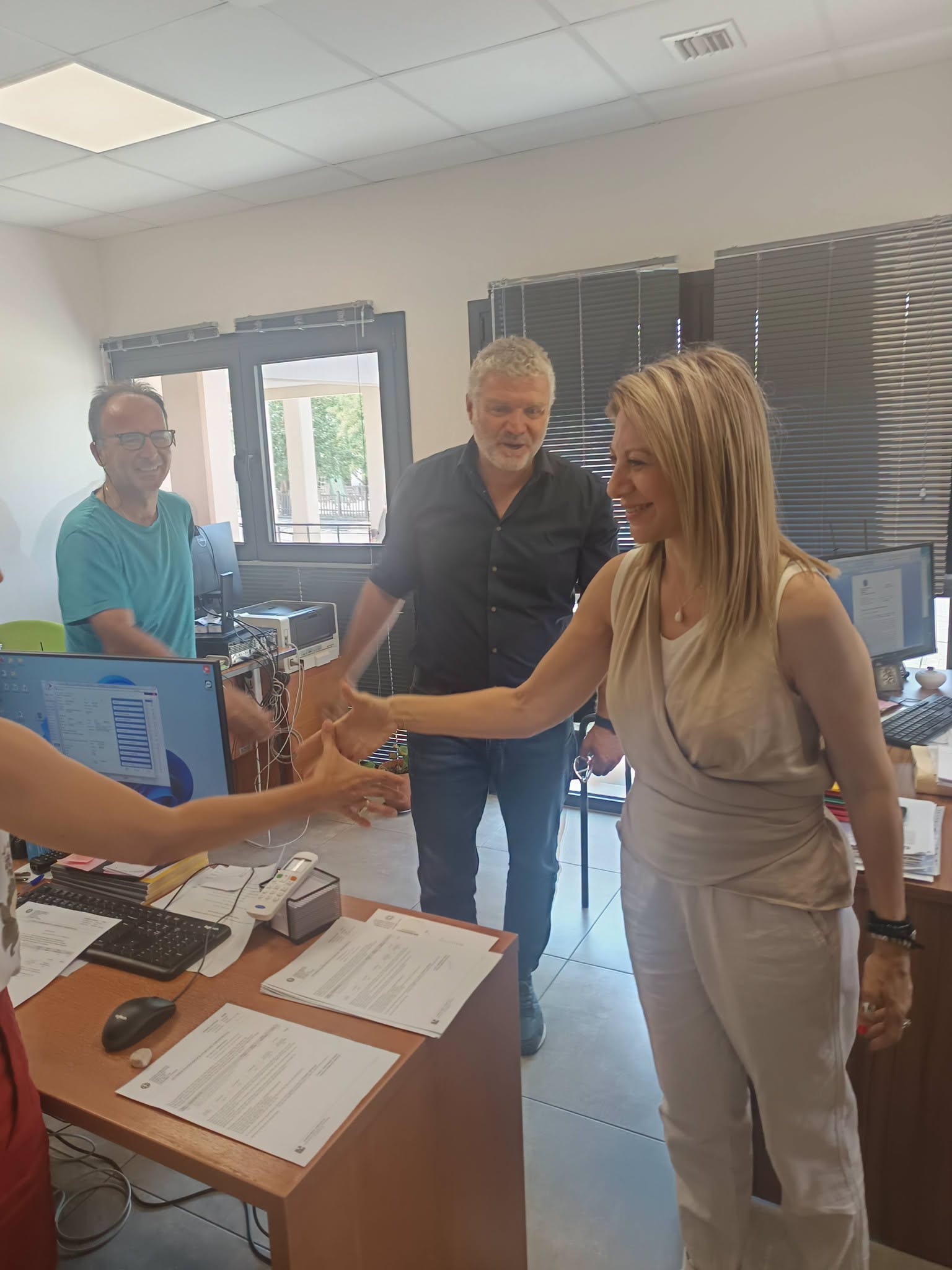 Στο Δήμο Αγιάς περιόδευσε σήνμερα η Μαρία Καρυστιανού (ΦΩΤΟ)