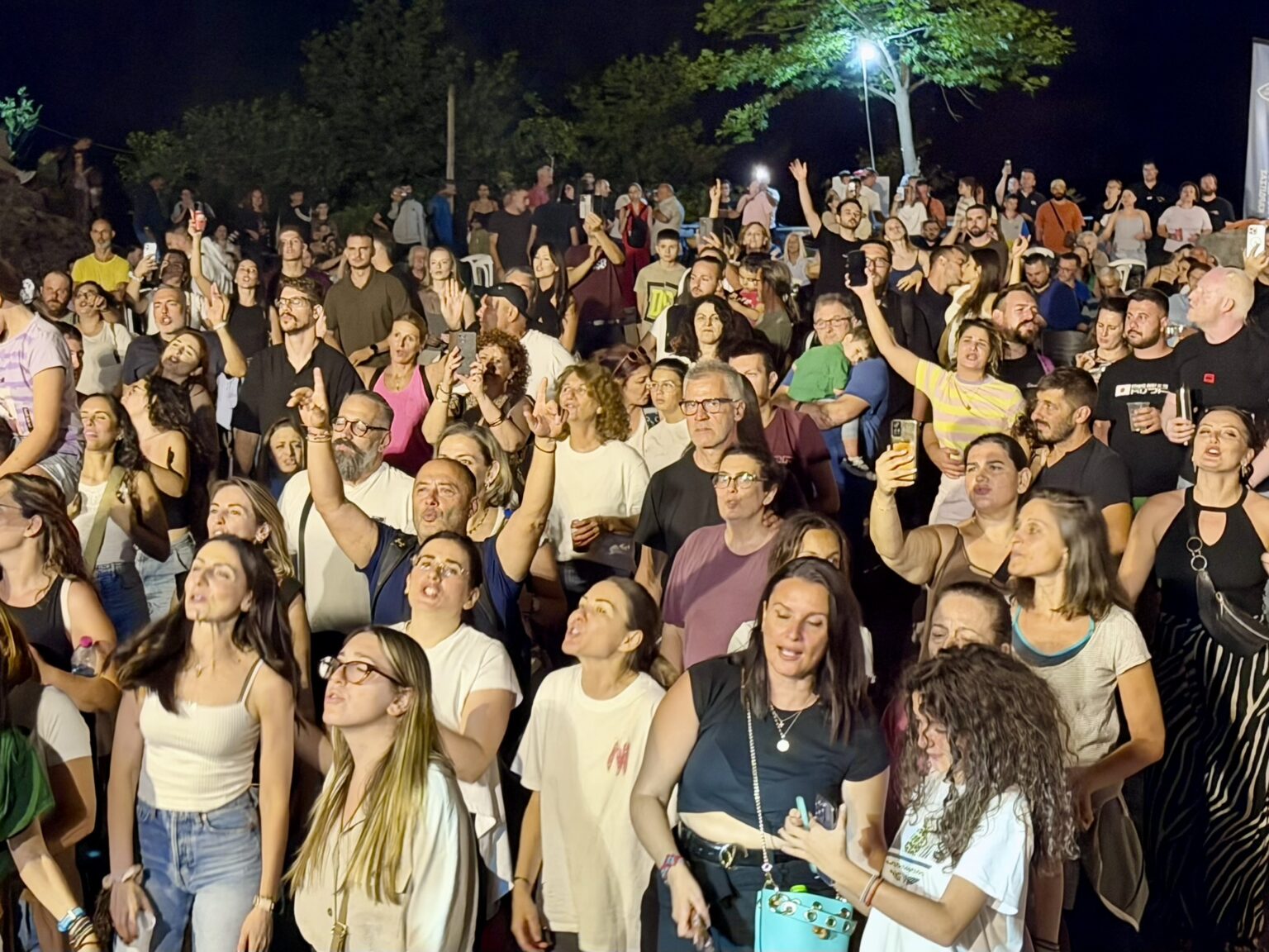 Η Ματούλα Ζαμάνη μάγεψε το κοινό στη λίμνη Στεφανιάδα (ΦΩΤΟ)