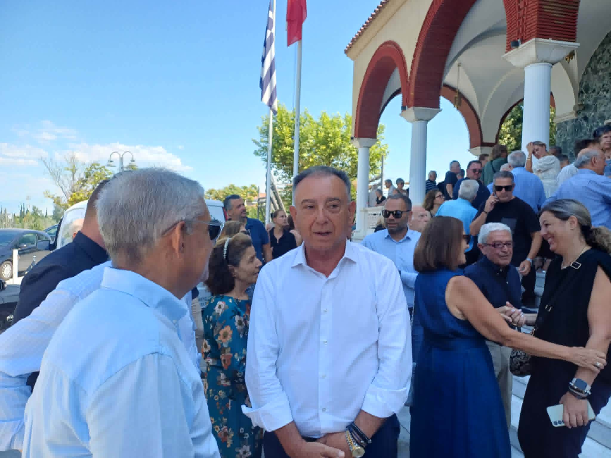 Σε κλίμα βαθειάς οδύνης και πάνδημα η κηδεία του σπουδαίου γιατρού και αυτοδιοικητικού Θανάση Μητσιού (ΦΩΤΟ)