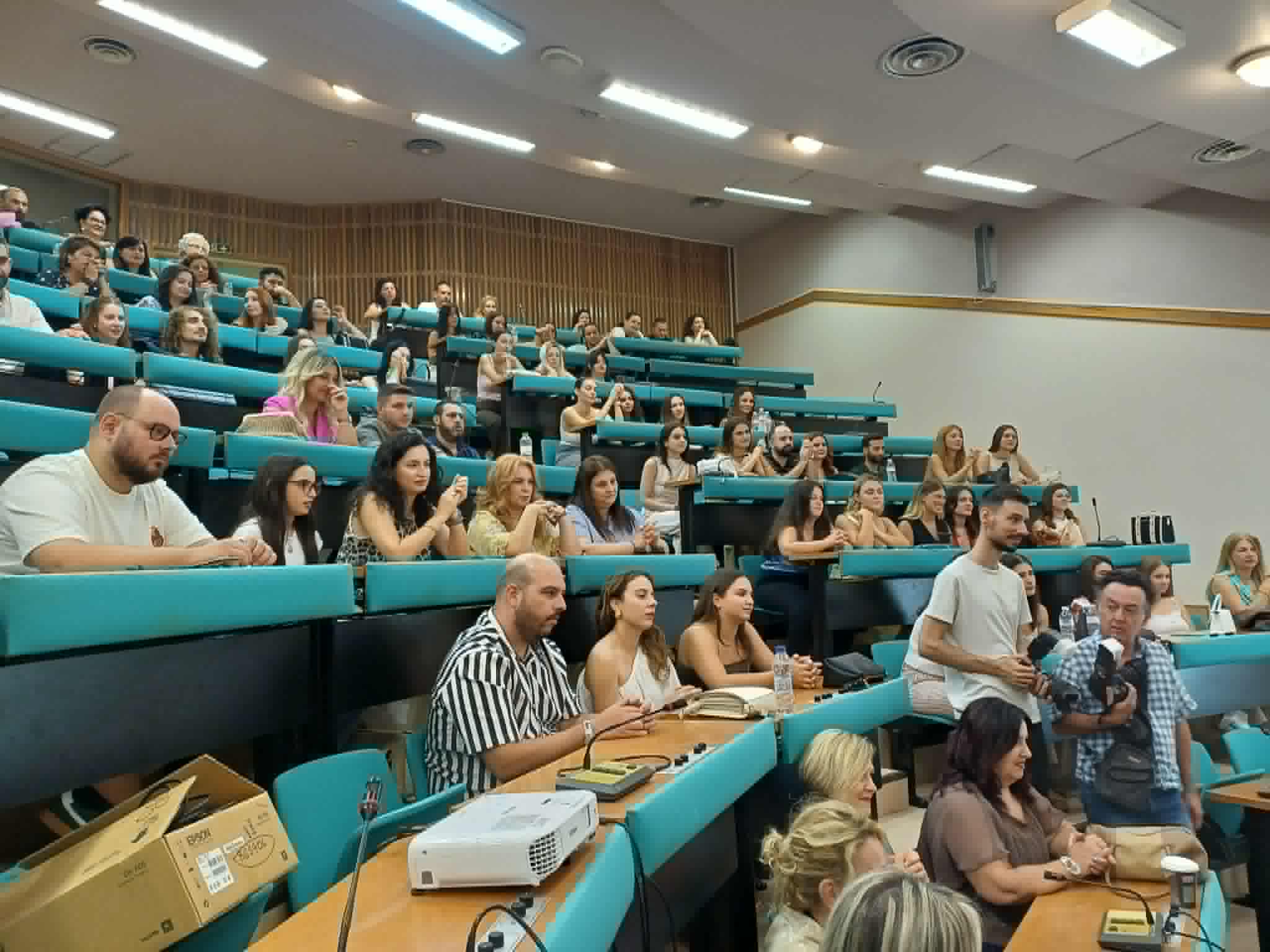 Απονομή τίτλων στους 83 ειδκιευόμενους νοσηλευτές στο Πανεπιστημιακό Λάρισας (ΦΩΤΟ)