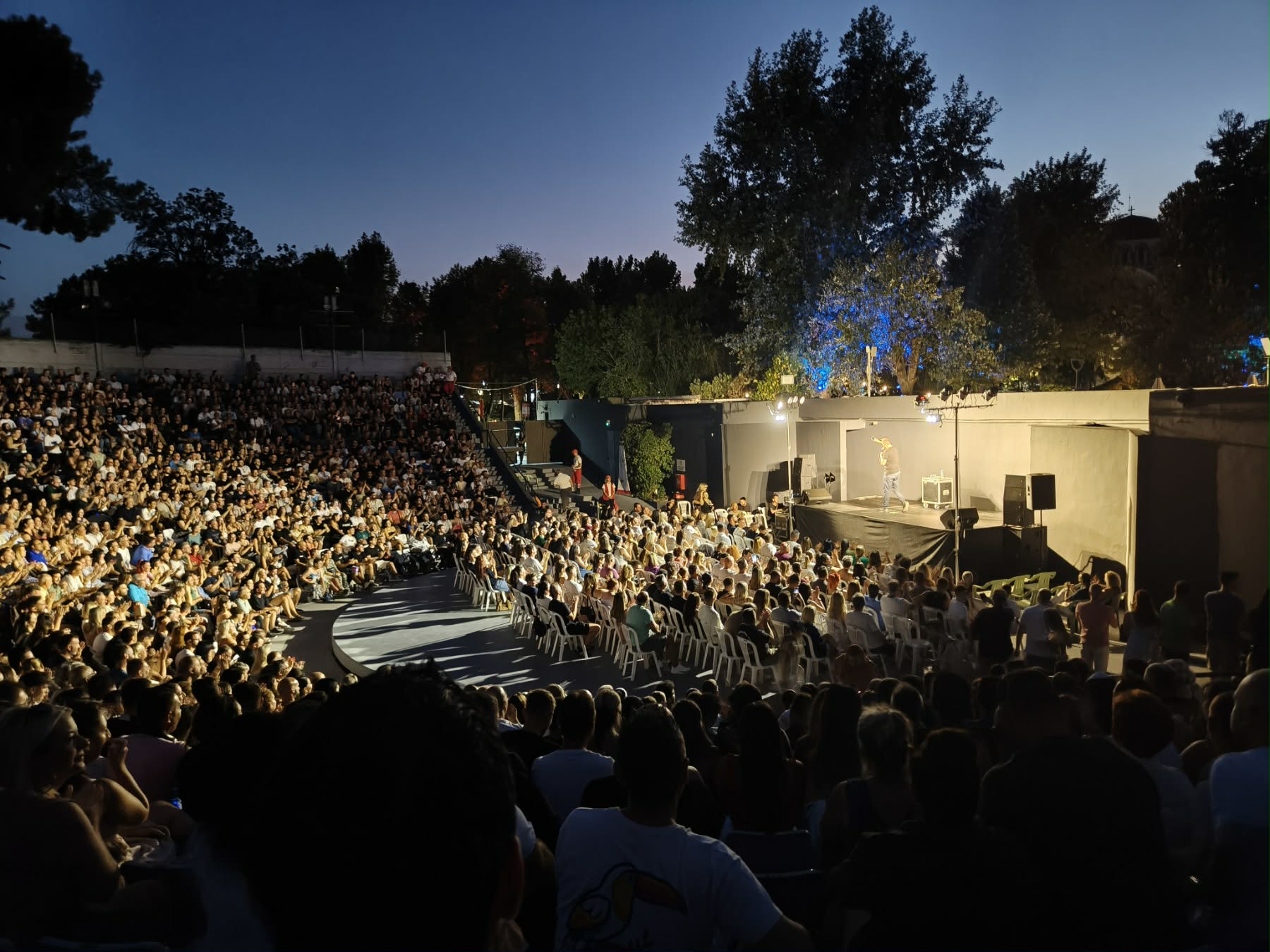 Μια δωρεά ζωής από τον Αλέξανδρο Τσουβέλα στη Λάρισα – Δωρεά απινιδωτή (ΦΩΤΟ)