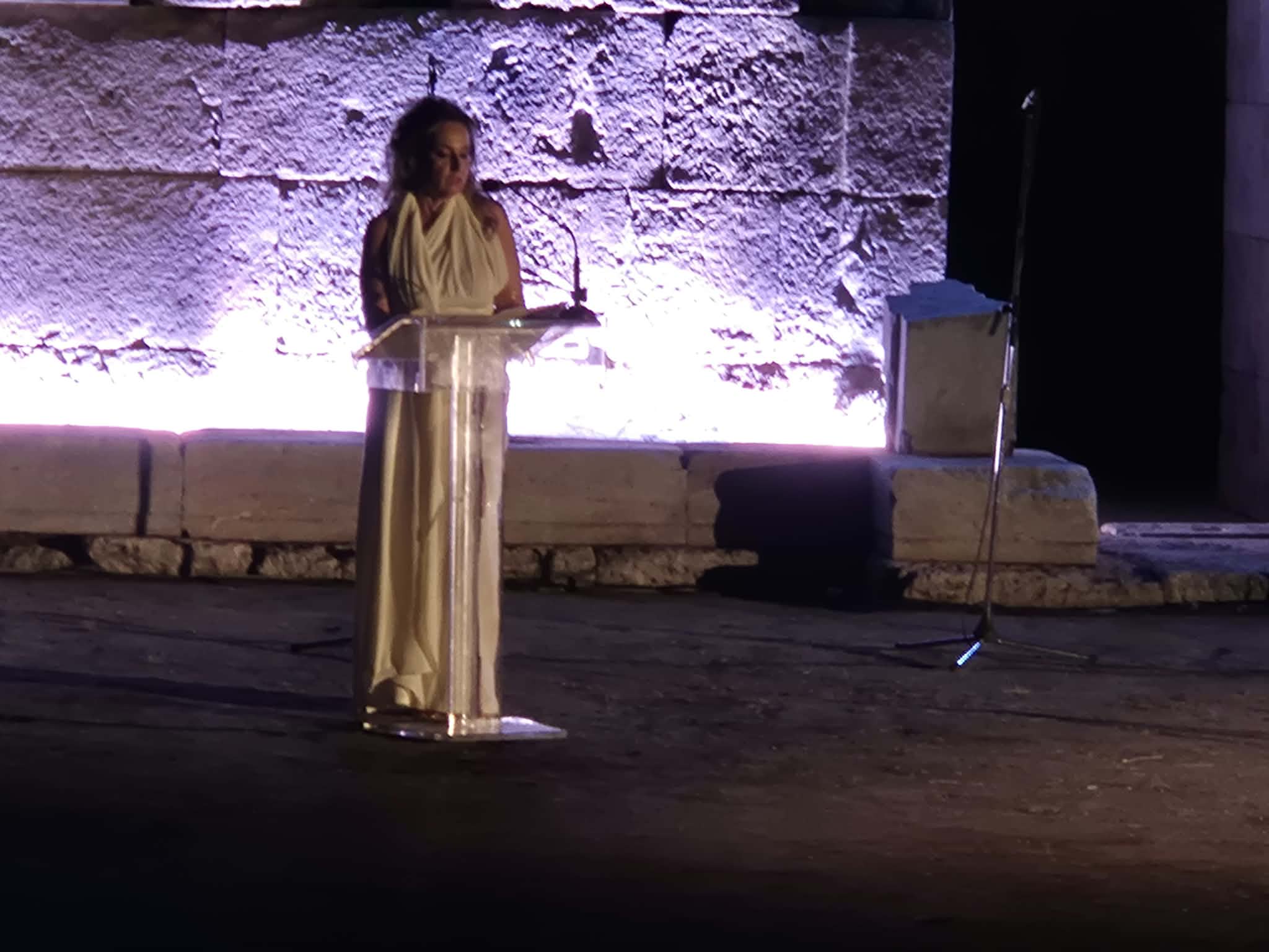 «Ιπποκράτεια Ορκική Ηθική»: Η βροχή δεν εμπόδισε τη μεγάλη προσέλευση στο Αρχαίο Θέατρο Λάρισας (ΦΩΤΟ+ video)