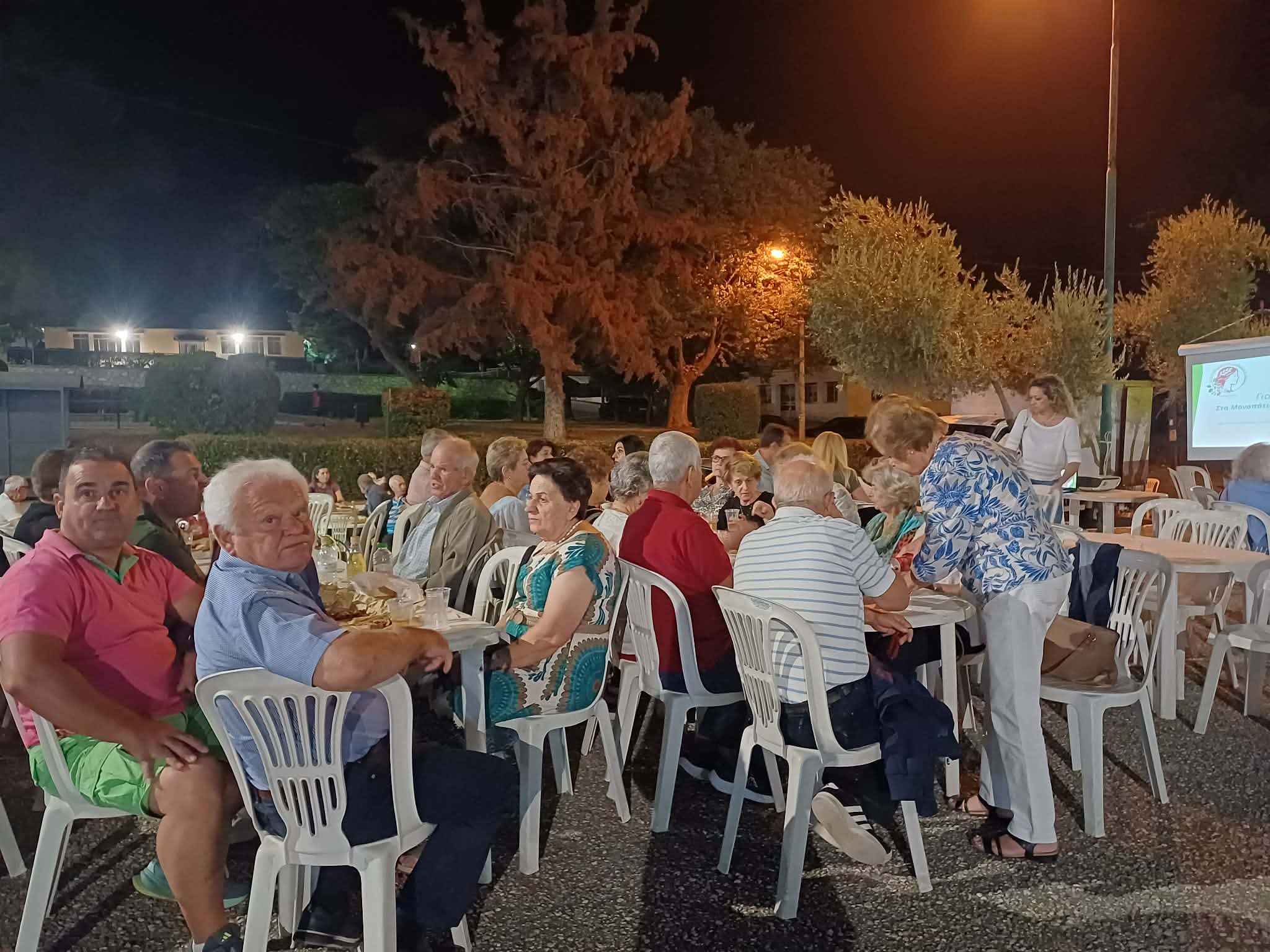 Πλήθος κόσμου στη γιορτή φιστικού στη Νέα Λεύκη (ΦΩΤΟ)