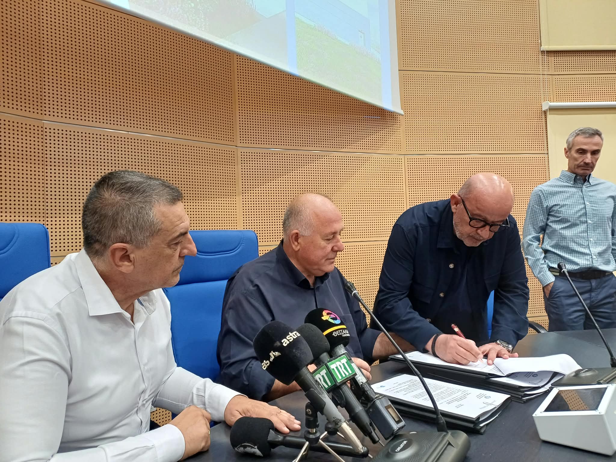Υπογράφηκαν οι συμβάσεις για την κατασκευή 6 νέων κολυμβητηρίων σε δήμους της Θεσσαλίας (ΦΩΤΟ)