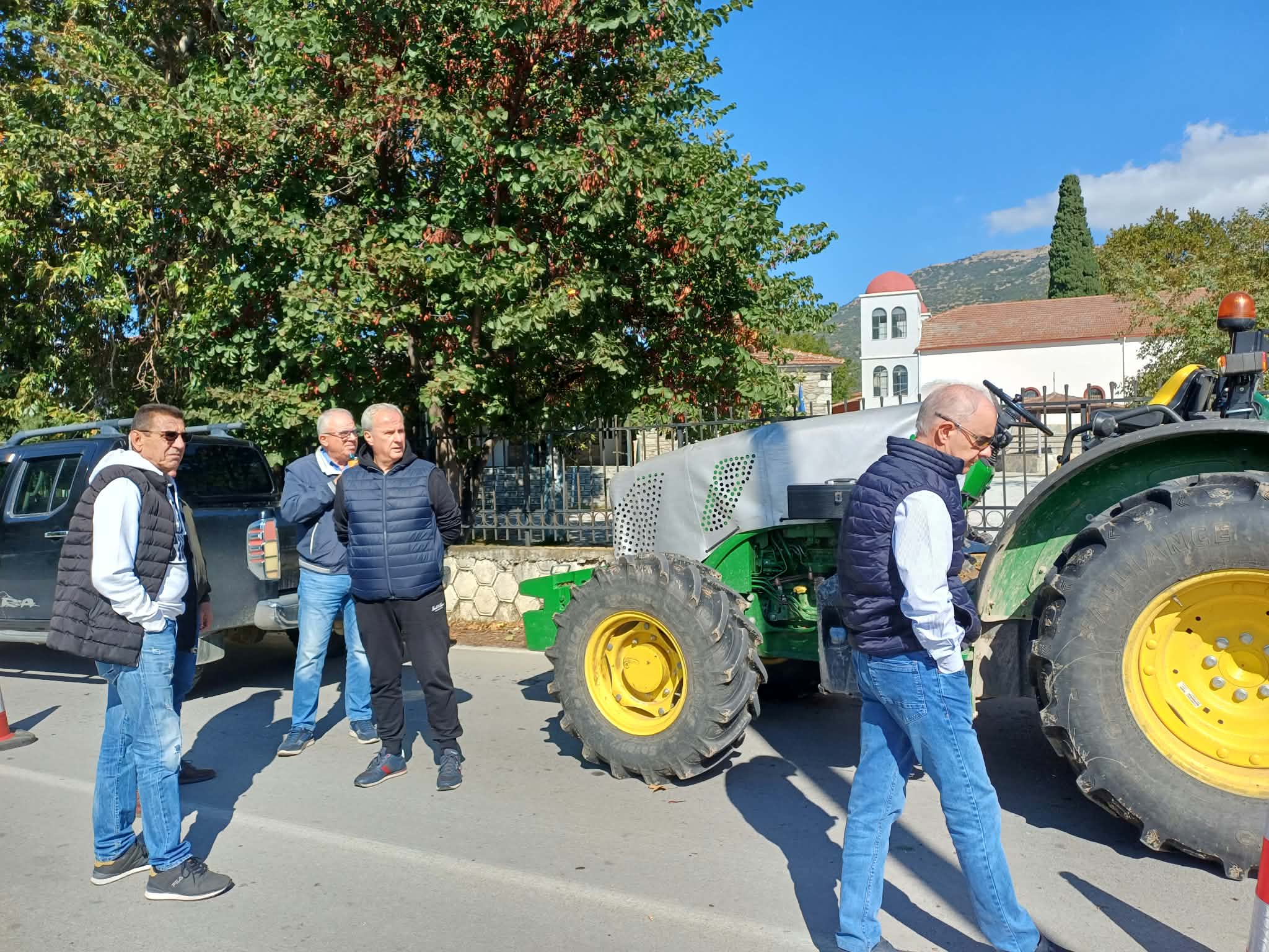 Ελαιοπαραγωγοί σε απόγνωση στο Πουρνάρι Συκουρίου: Χαμηλές τιμές, υψηλό κόστος και αποτυχία δακοκτονίας (ΦΩΤΟ+video)