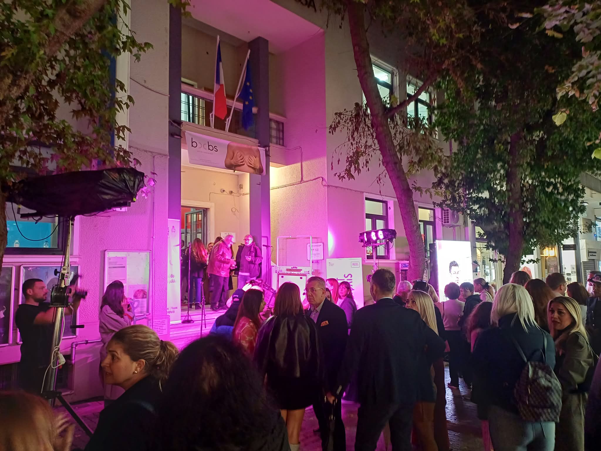 «Όσο ΡΟΖ ελπίΖΩ» | Η Λάρισα φοράει ξανά ροζ και ενώνει τη φωνή της απέναντι στον καρκίνο του μαστού (ΦΩΤΟ)