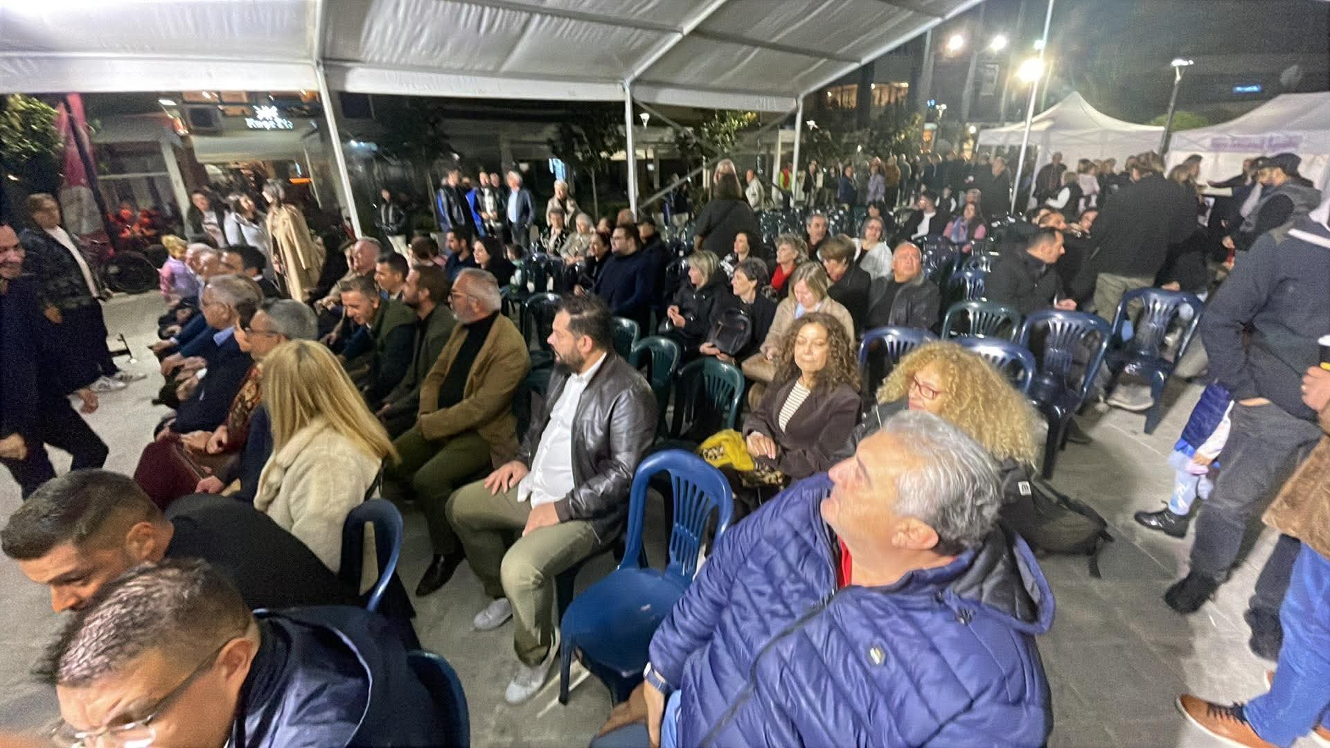 Τύρναβος: Άνοιξε τις πύλες της η 3η Γιορτή Τσίπουρου στην κεντρική πλατεία (ΦΩΤΟ)
